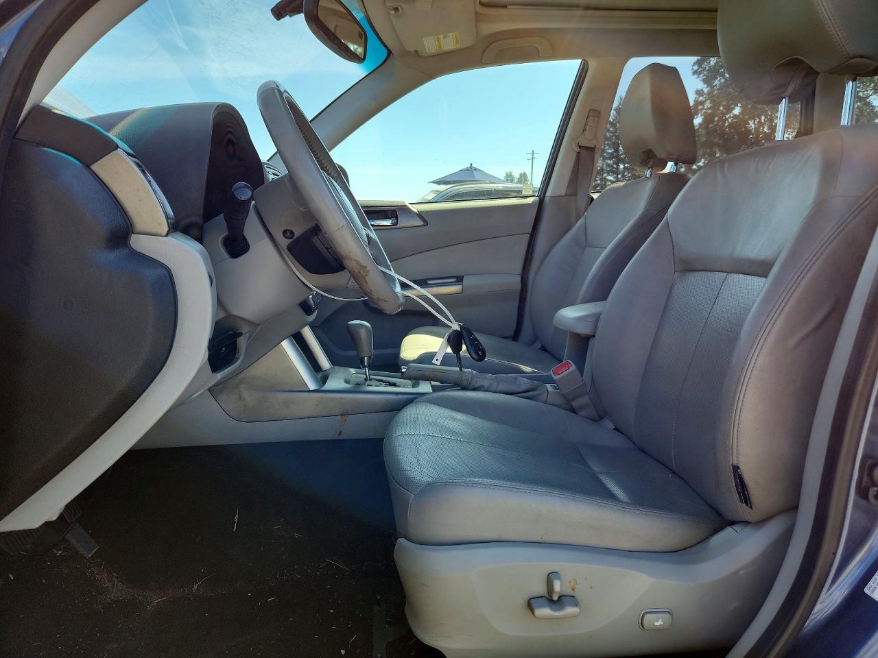 2013 Subaru Forester Touring Blue vin: JF2SHAGC8DH441987