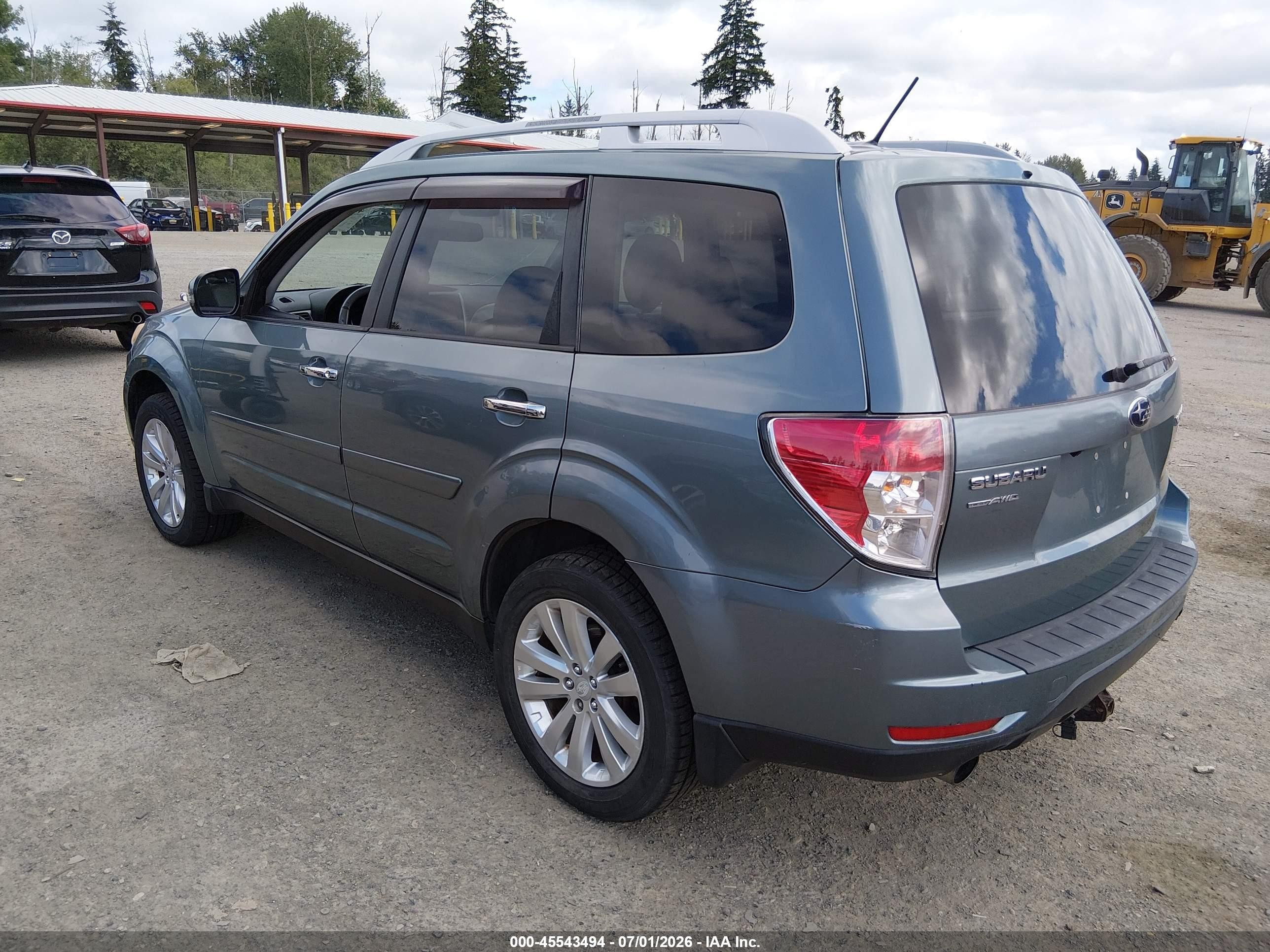 2013 Subaru Forester 2.5x Touring Light Blue vin: JF2SHAHC1DH402432