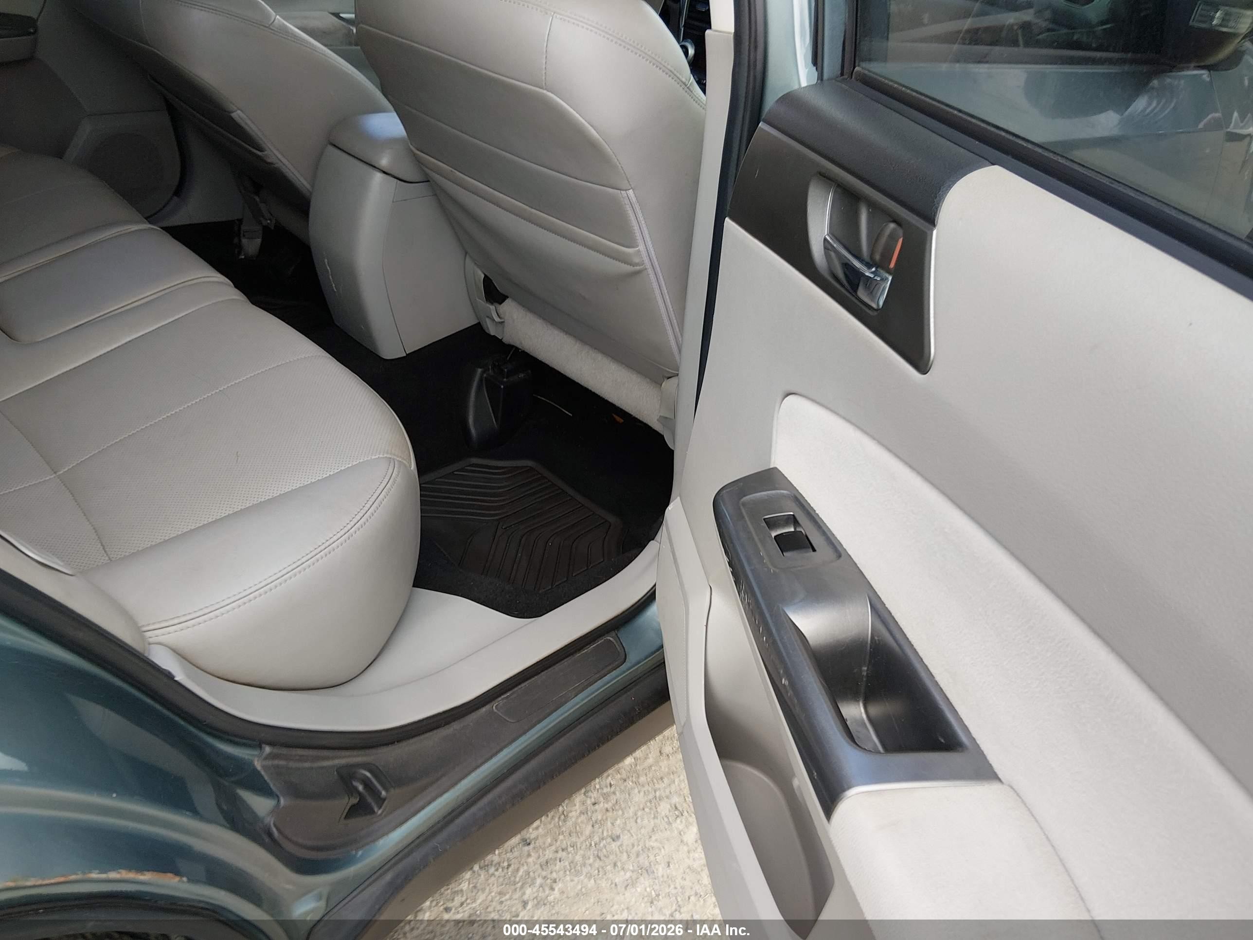 2013 Subaru Forester 2.5x Touring Light Blue vin: JF2SHAHC1DH402432