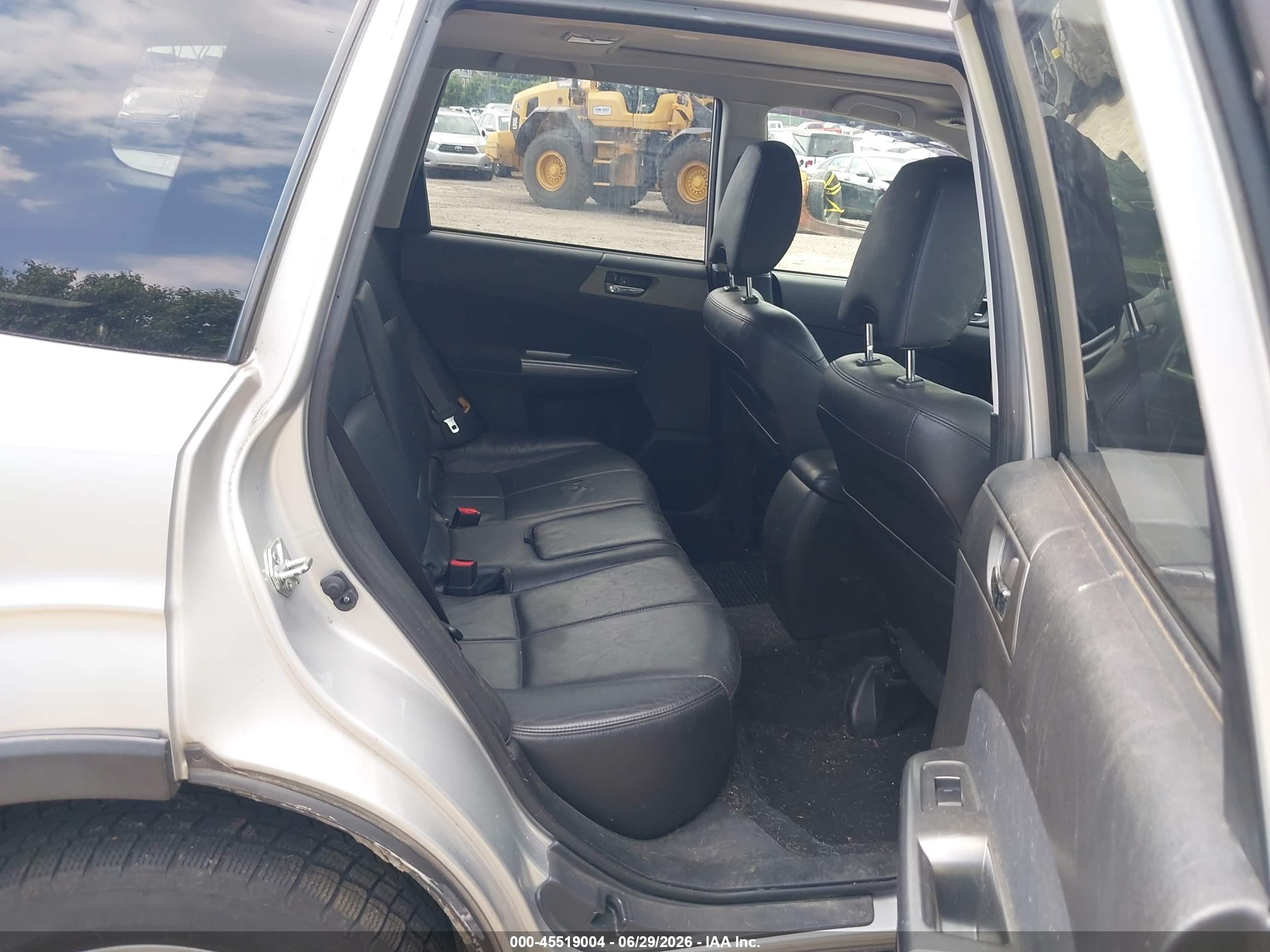 2011 Subaru Forester 2.5x Touring Gray vin: JF2SHAHC3BH726933