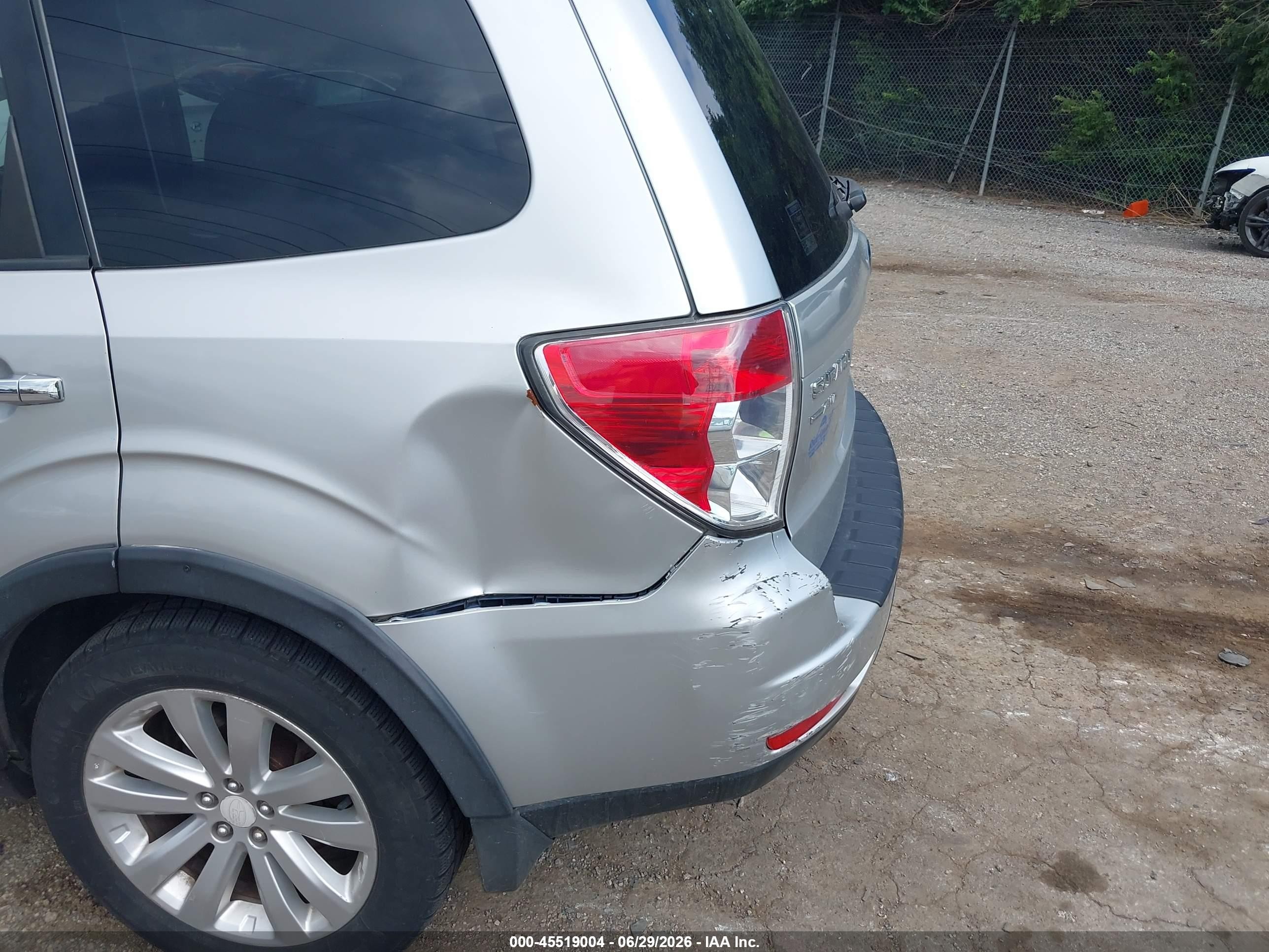 2011 Subaru Forester 2.5x Touring Gray vin: JF2SHAHC3BH726933
