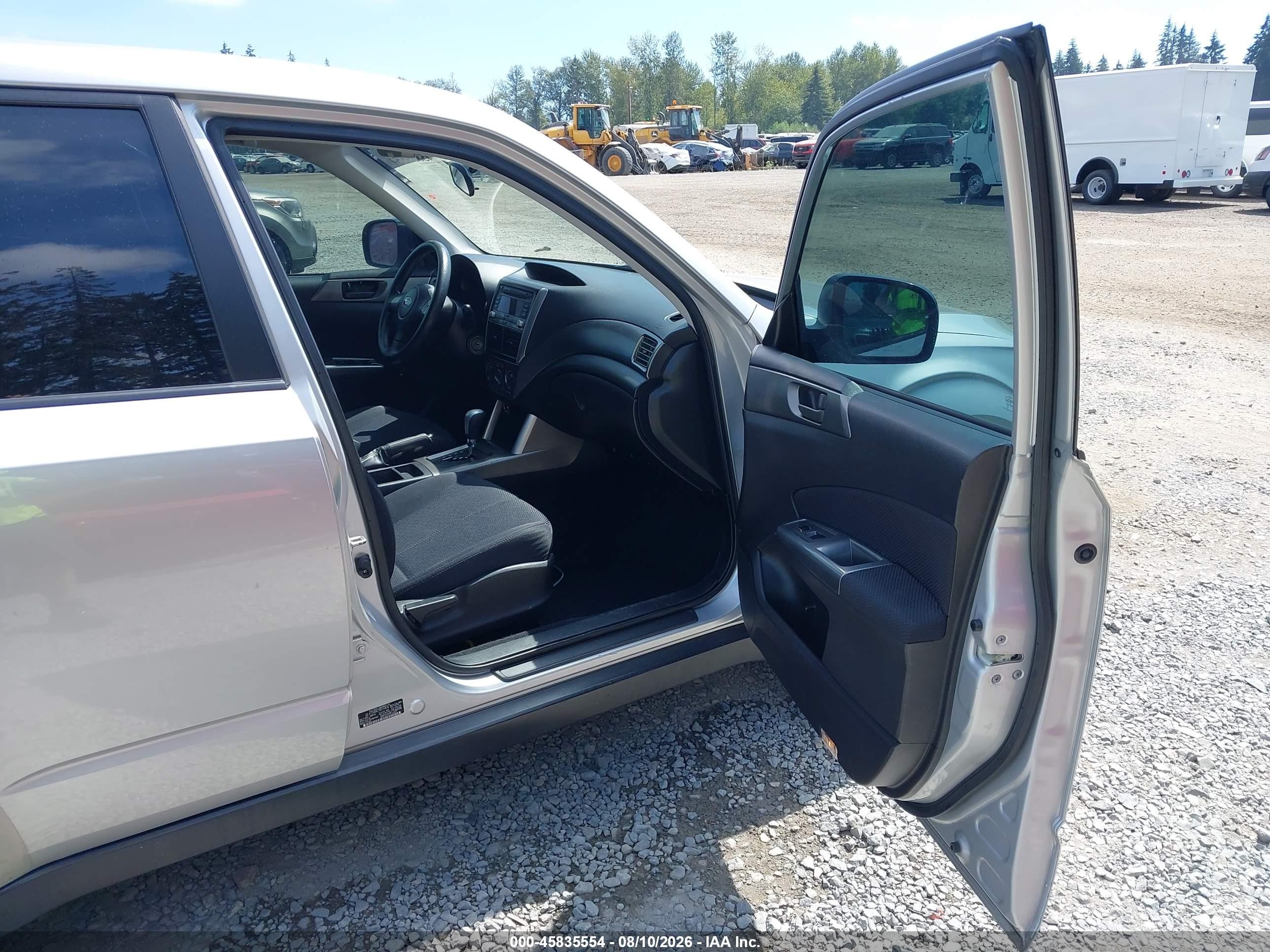 2011 Subaru Forester 2.5x Silver vin: JF2SHBAC7BH715630
