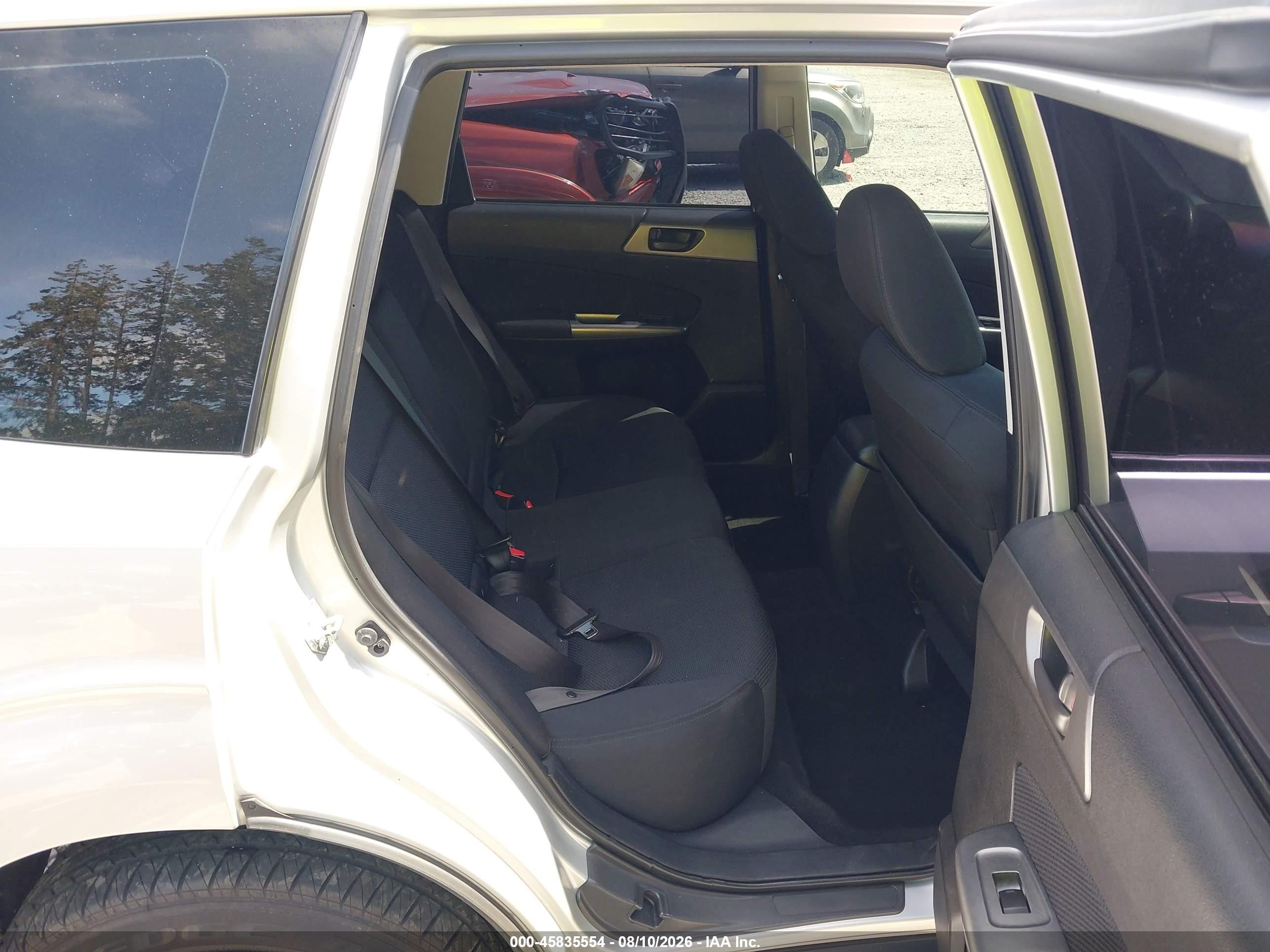 2011 Subaru Forester 2.5x Silver vin: JF2SHBAC7BH715630