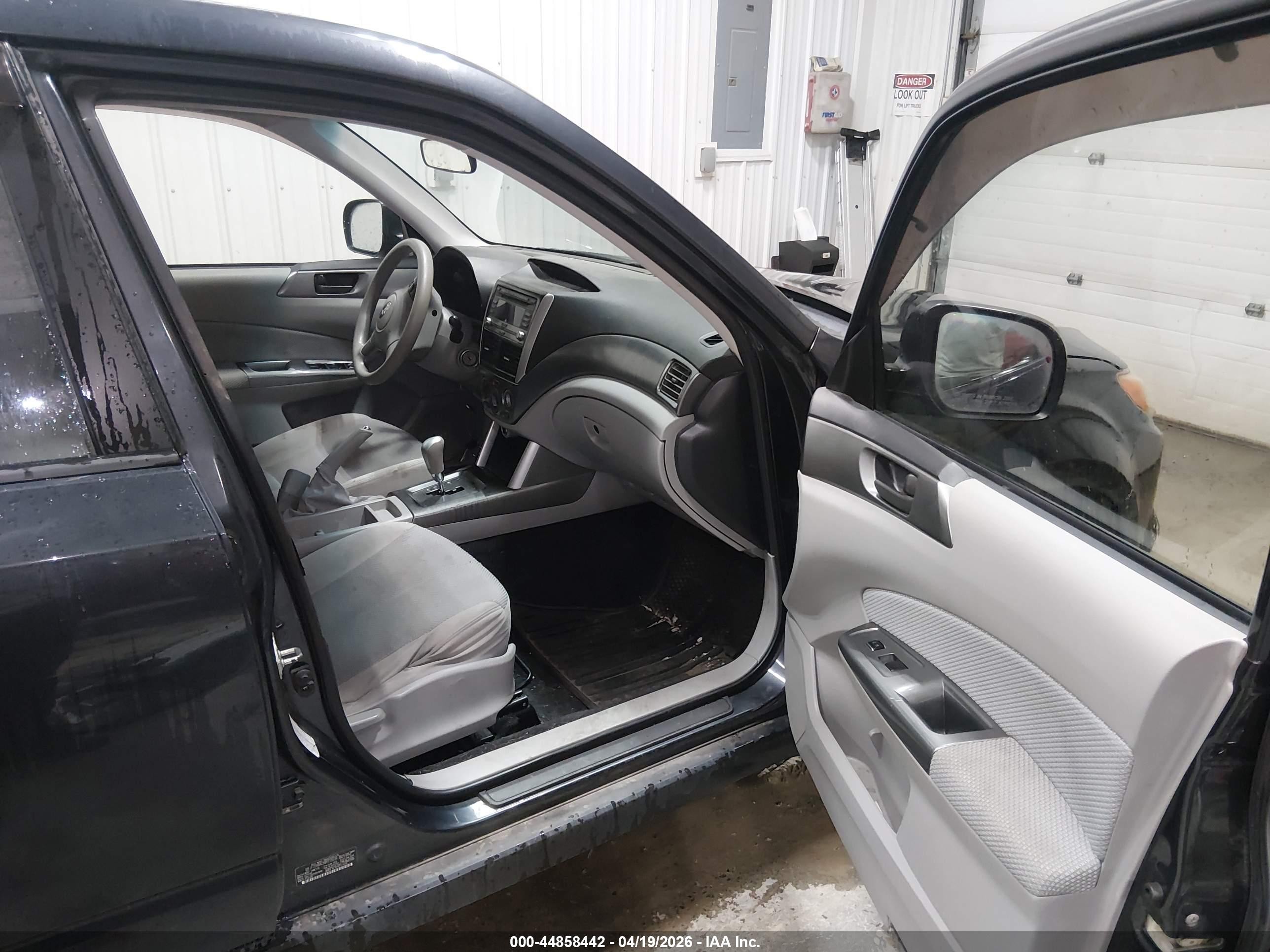 2011 Subaru Forester 2.5x Blue vin: JF2SHBAC8BH715636