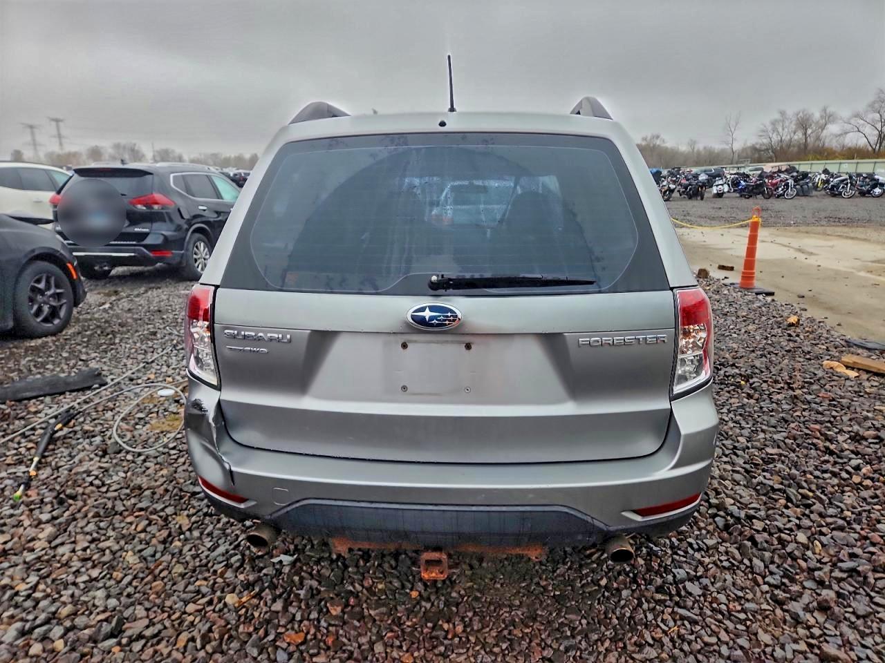 2011 Subaru Forester 2.5x Silver vin: JF2SHBBC0BH718660