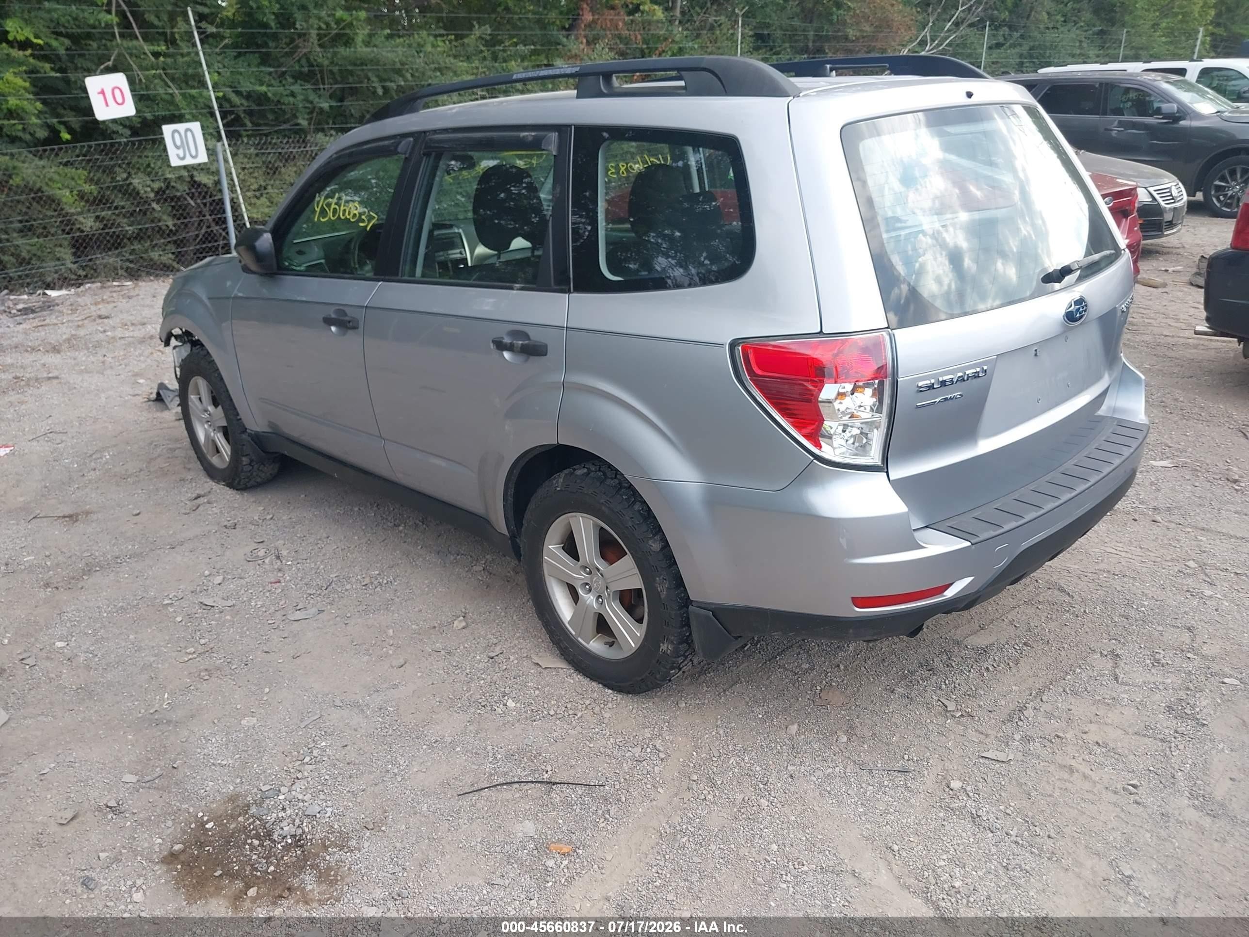 2012 Subaru Forester 2.5x Silver vin: JF2SHBBC0CH438092