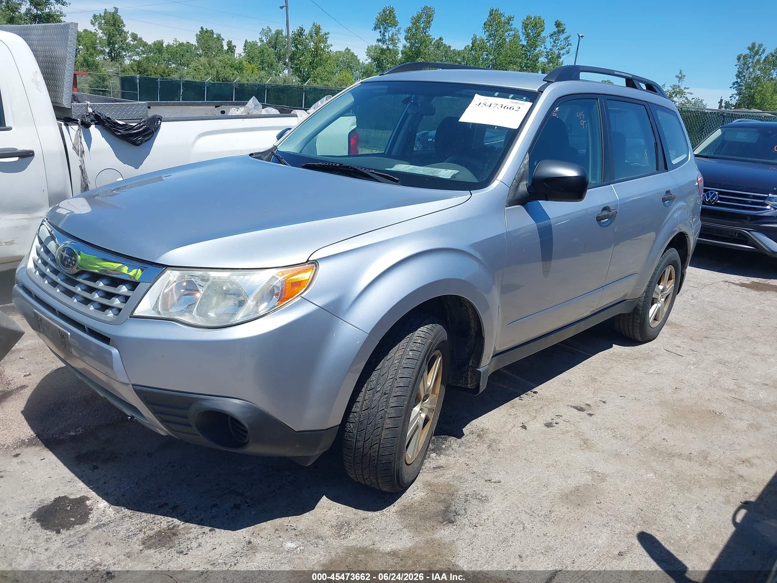2012 Subaru Forester 2.5x Silver vin: JF2SHBBC1CG407391