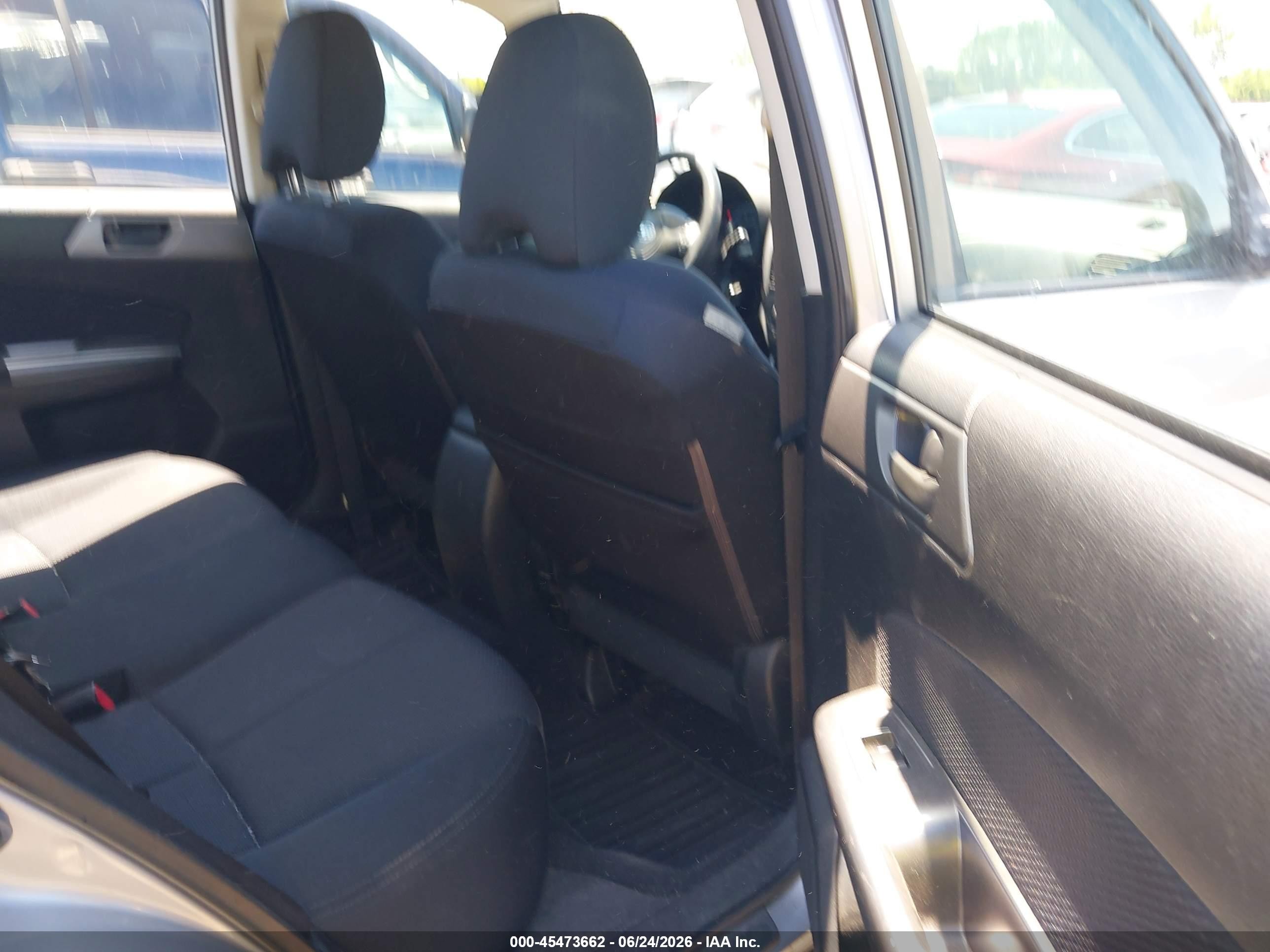 2012 Subaru Forester 2.5x Silver vin: JF2SHBBC1CG407391
