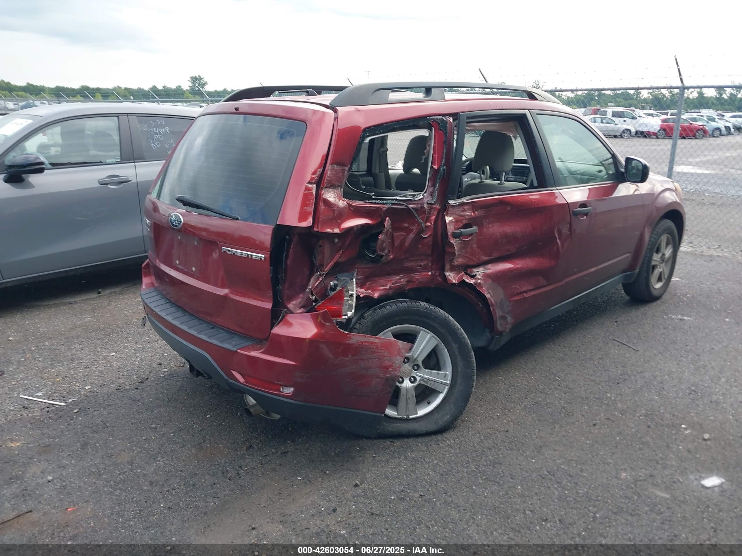 2012 Subaru Forester 2.5x Red vin: JF2SHBBC1CH402783