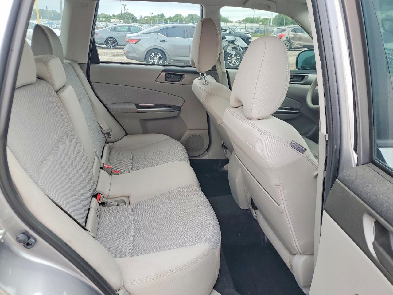 2011 Subaru Forester 2.5x Silver vin: JF2SHBBC2BH715789
