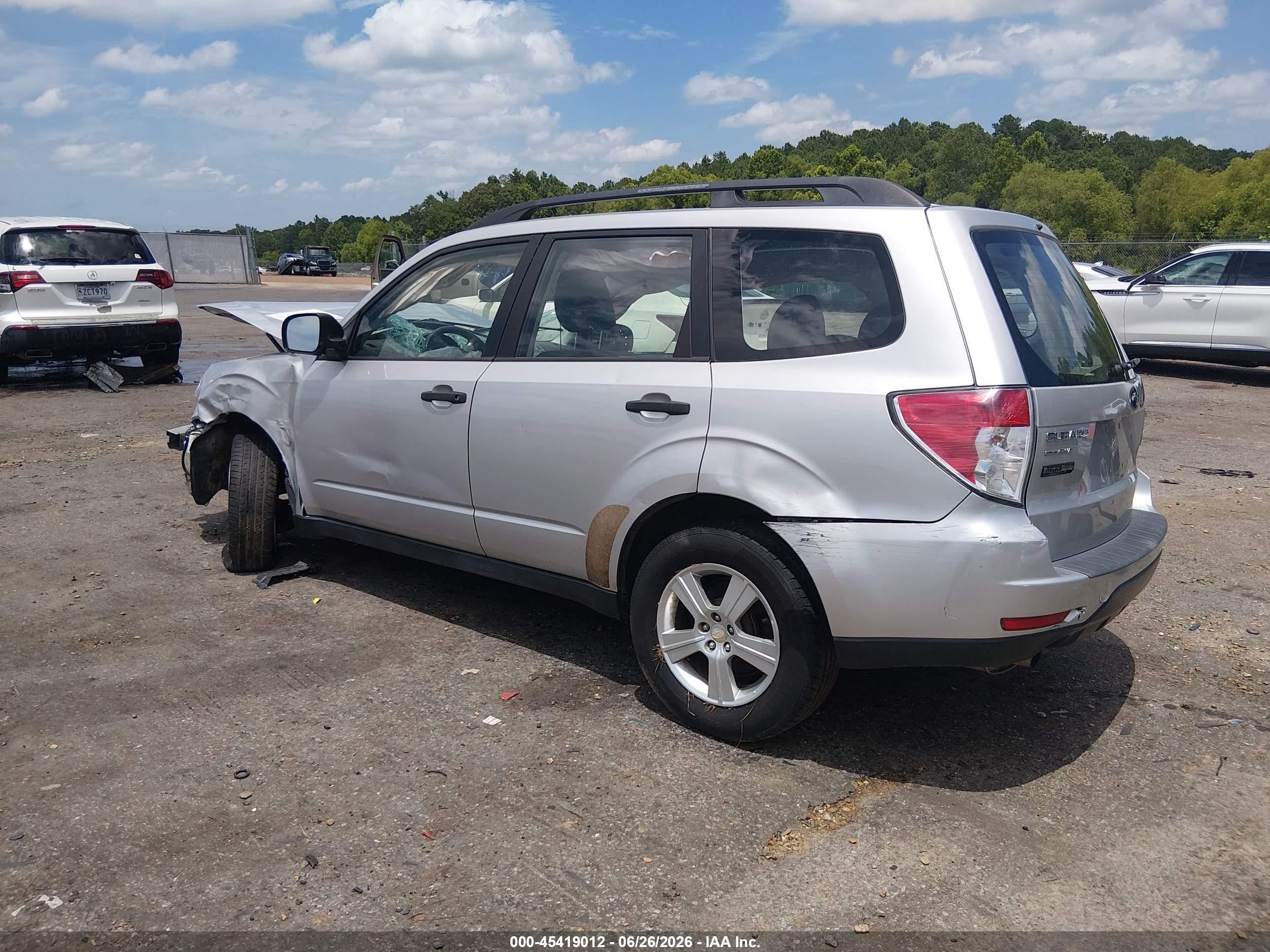 2011 Subaru Forester 2.5x Silver vin: JF2SHBBC2BH723746