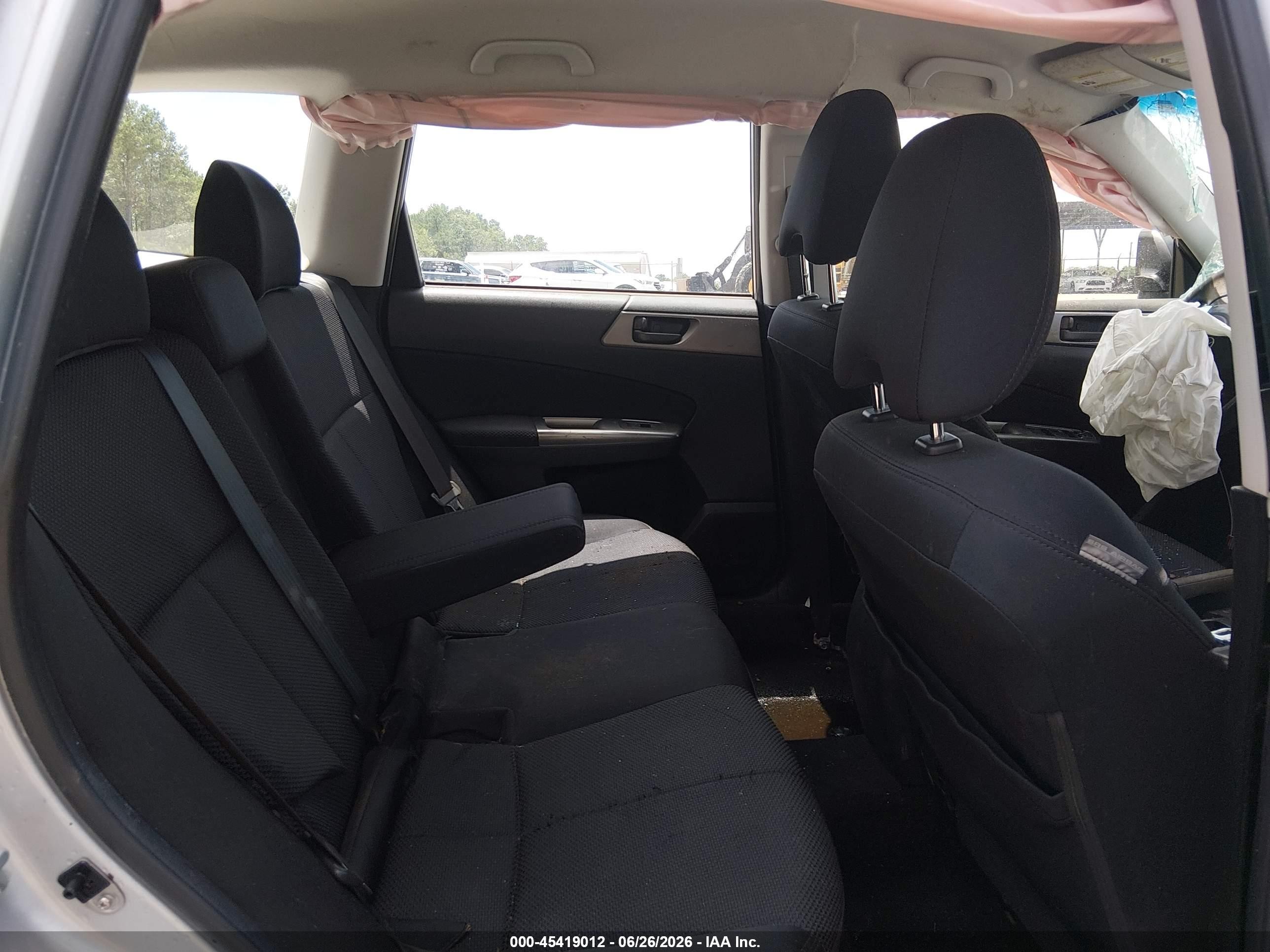 2011 Subaru Forester 2.5x Silver vin: JF2SHBBC2BH723746