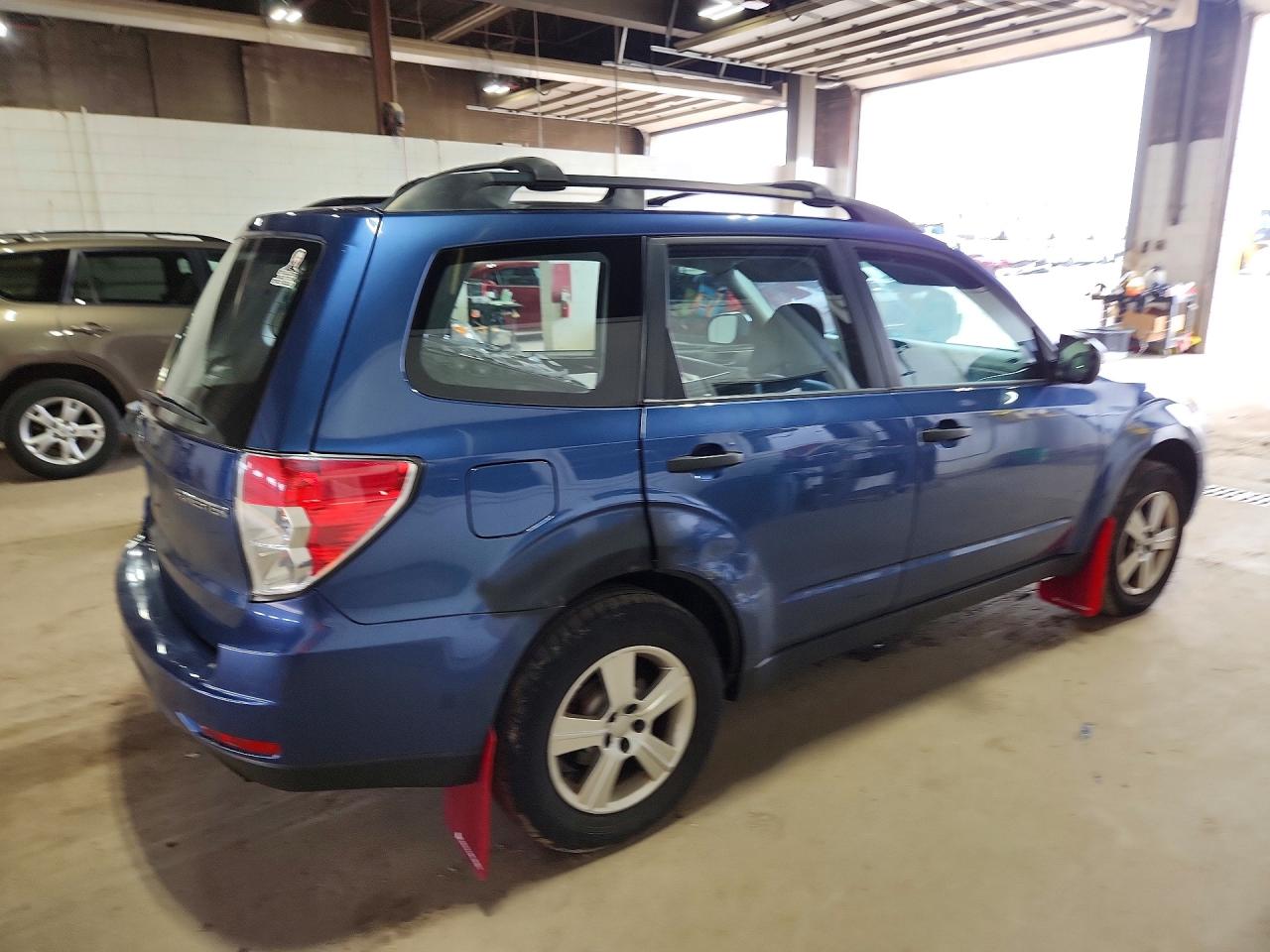 2011 Subaru Forester 2.5x Синий vin: JF2SHBBC3BG750945