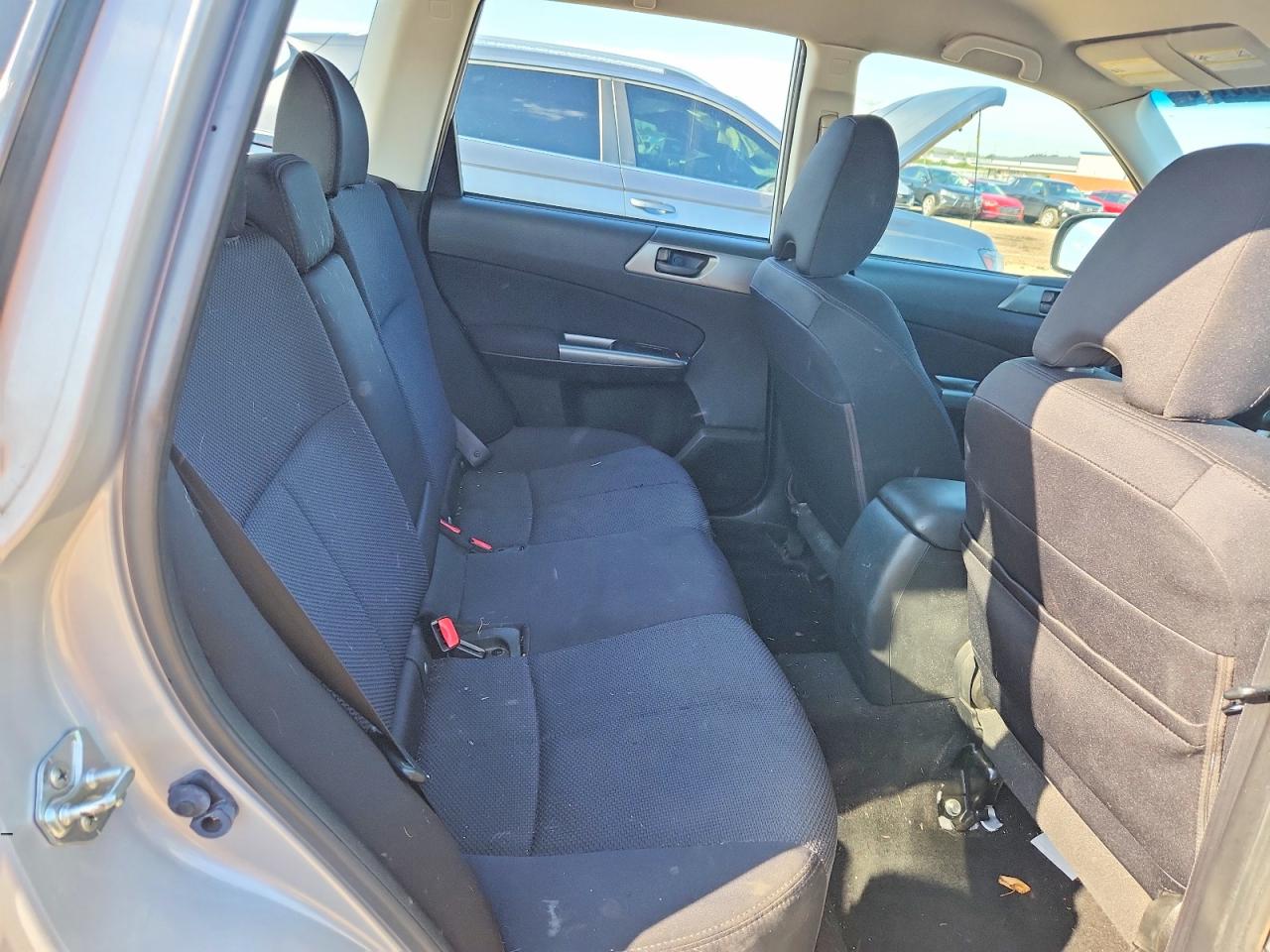2011 Subaru Forester 2.5x Серебряный vin: JF2SHBBC3BH777170