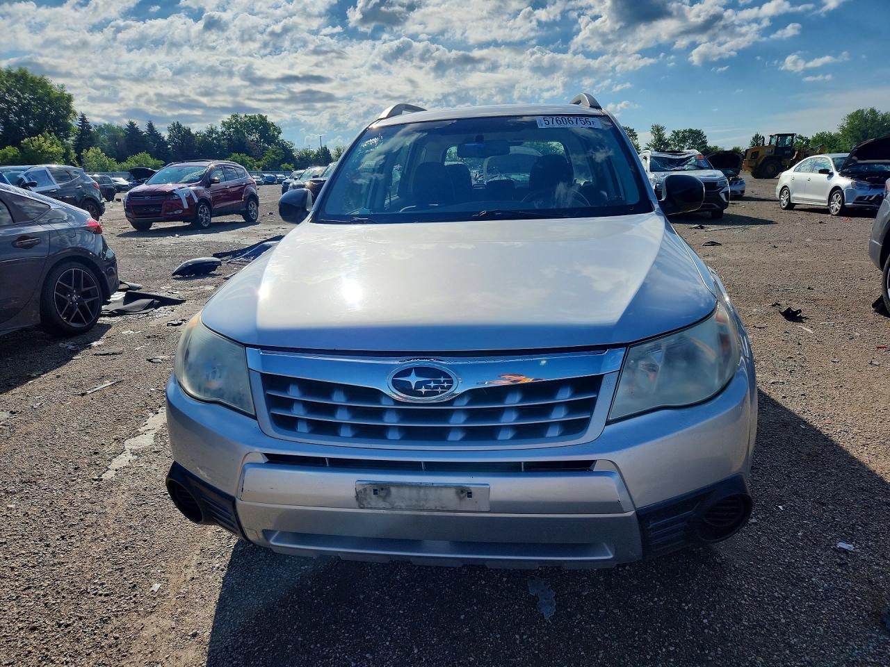 2011 Subaru Forester 2.5x Серебряный vin: JF2SHBBC3BH777170