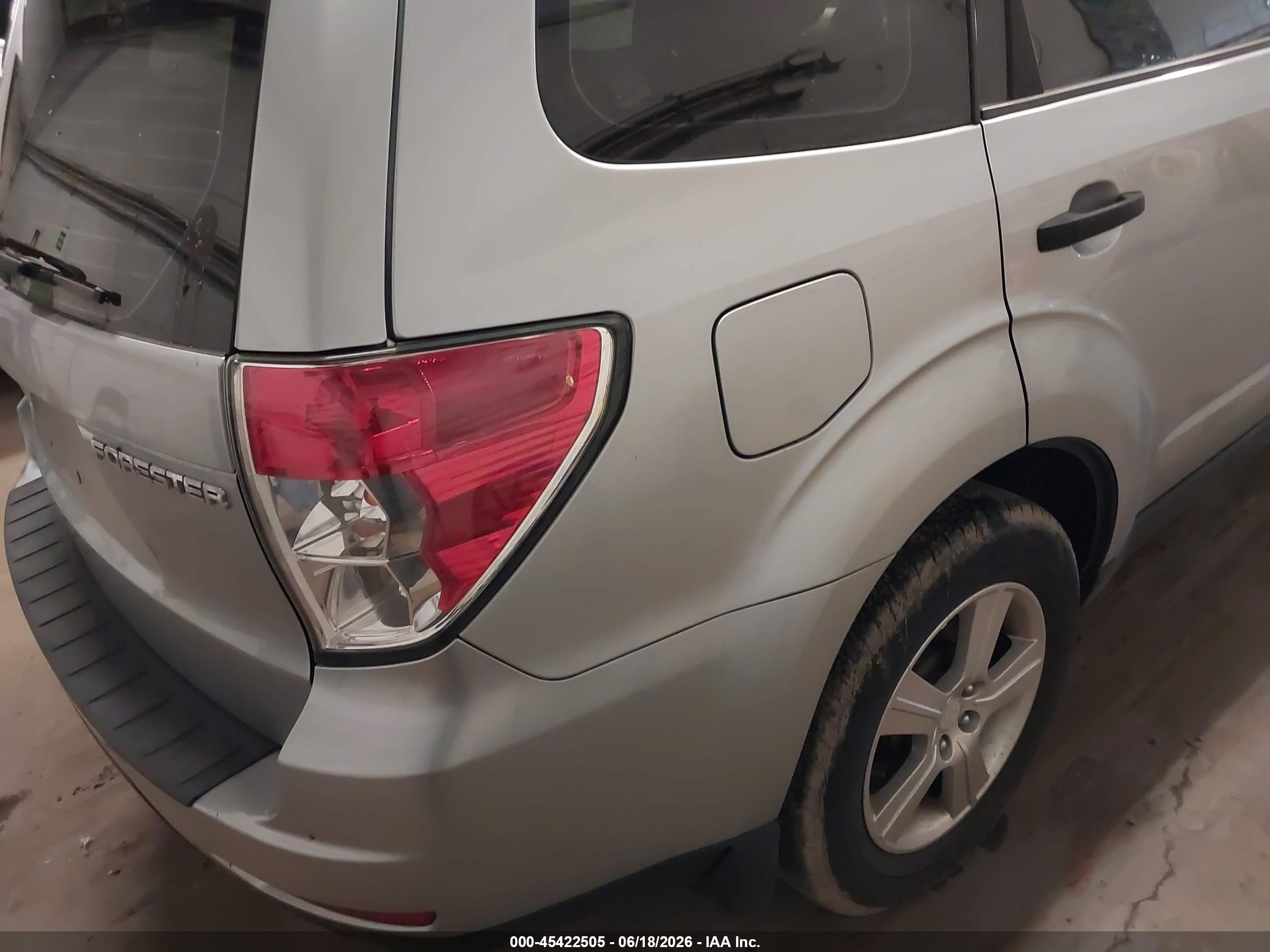 2012 Subaru Forester 2.5x Silver vin: JF2SHBBC3CH431217