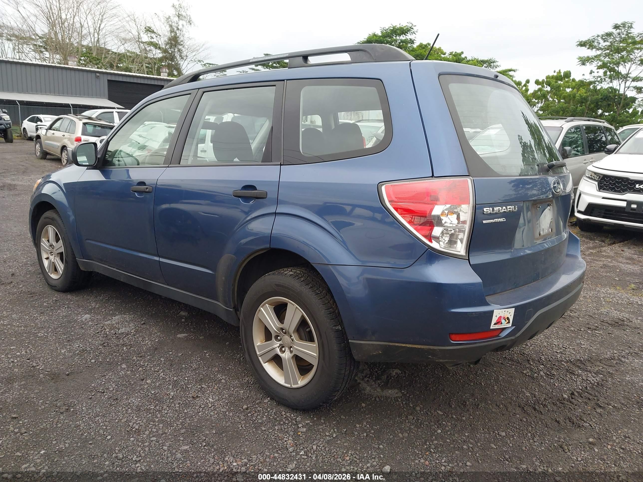 2013 Subaru Forester 2.5x Blue vin: JF2SHBBC3DH446740
