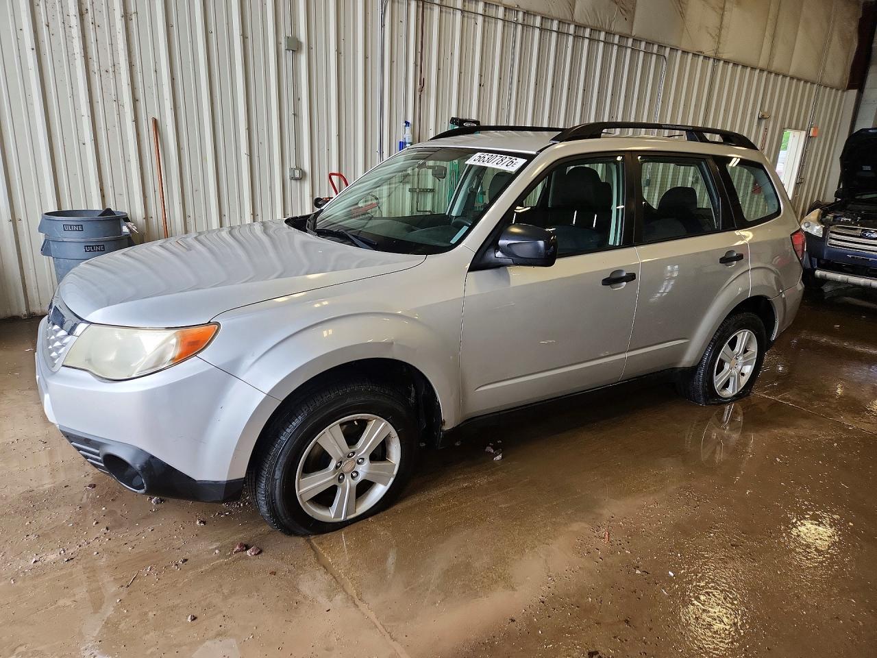 2011 Subaru Forester 2.5x Silver vin: JF2SHBBC4BH704681