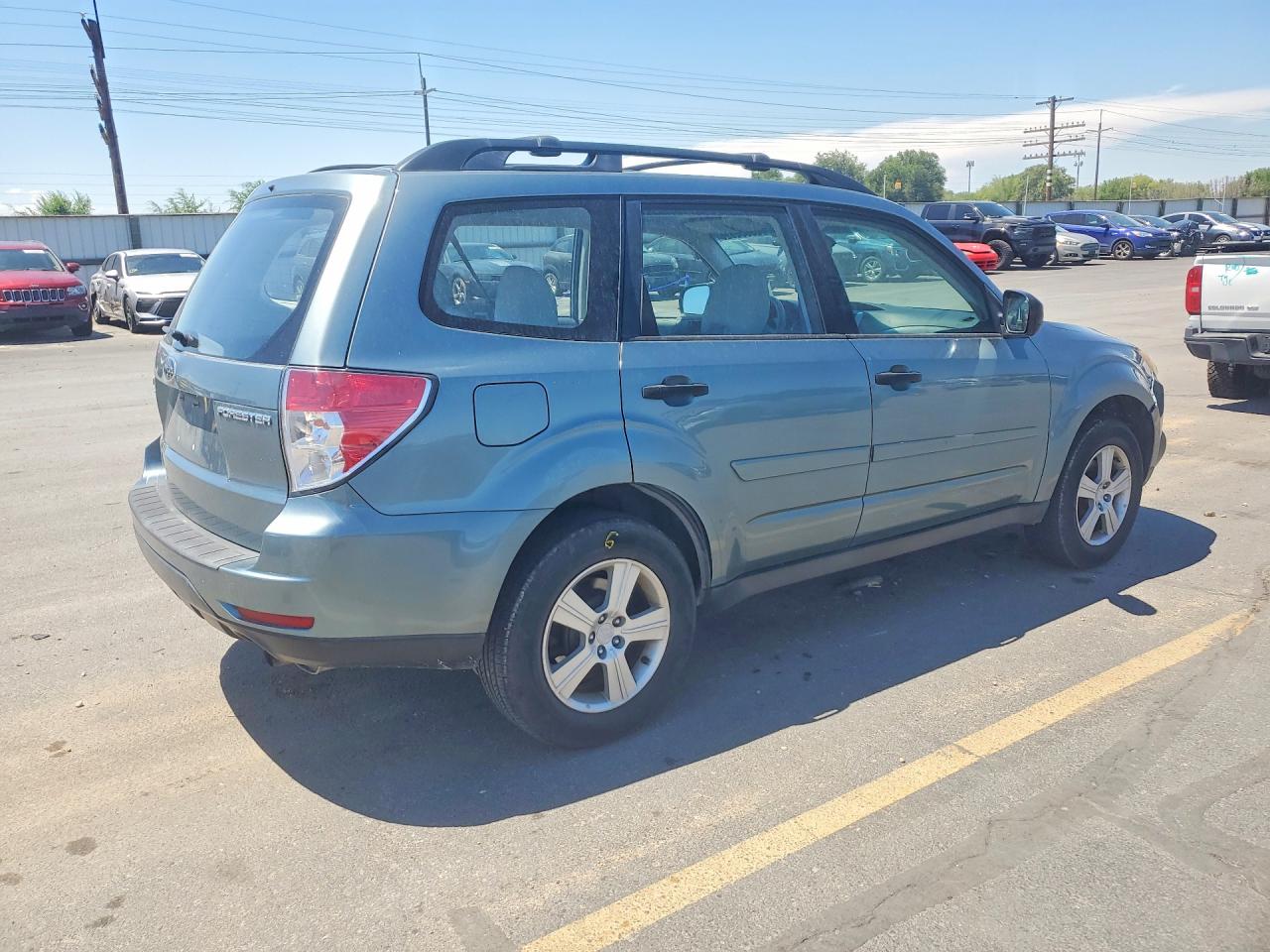 2011 Subaru Forester 2.5x Silver vin: JF2SHBBC4BH777727