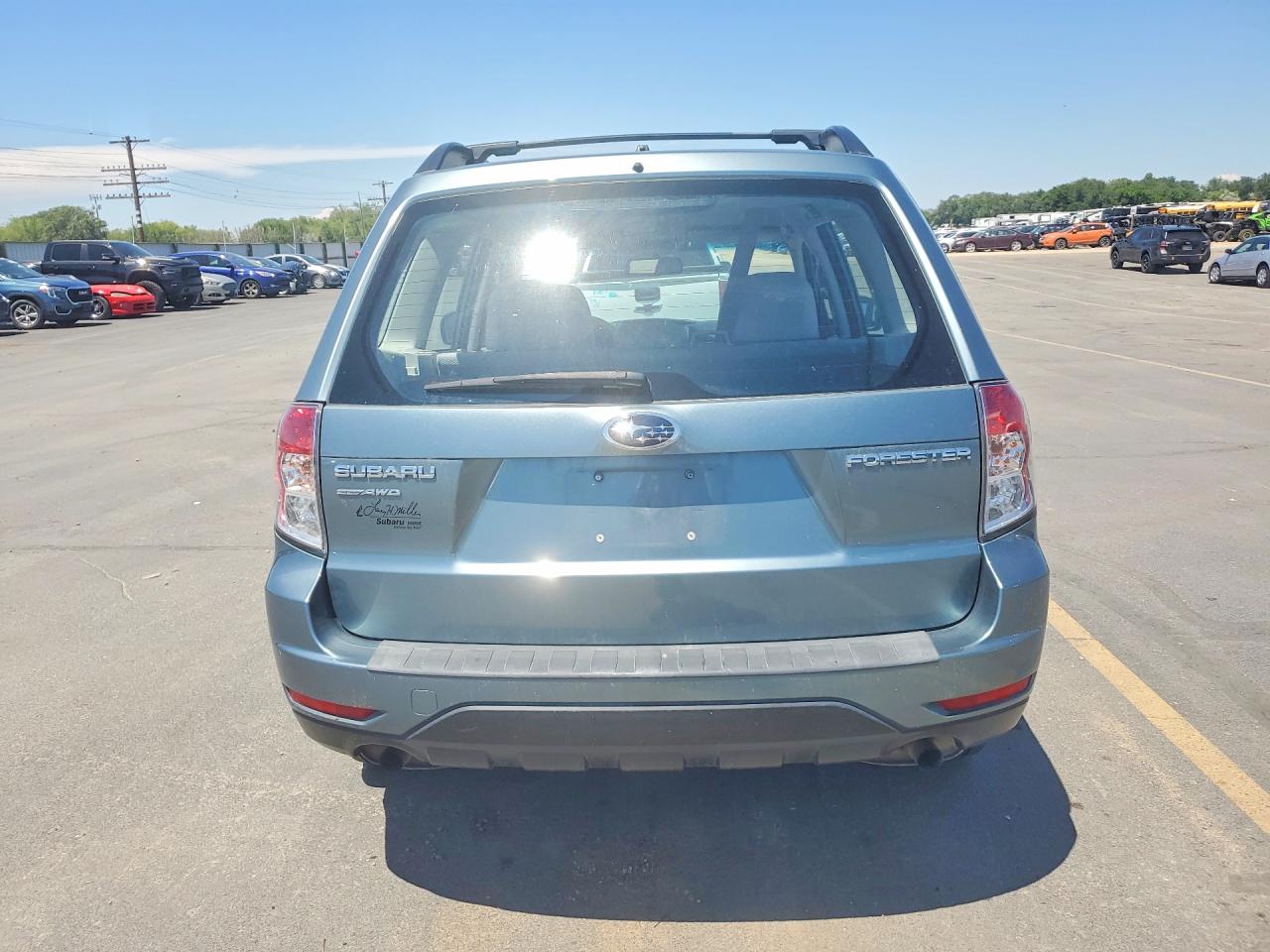 2011 Subaru Forester 2.5x Silver vin: JF2SHBBC4BH777727