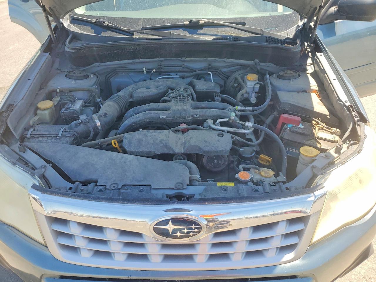 2011 Subaru Forester 2.5x Silver vin: JF2SHBBC4BH777727