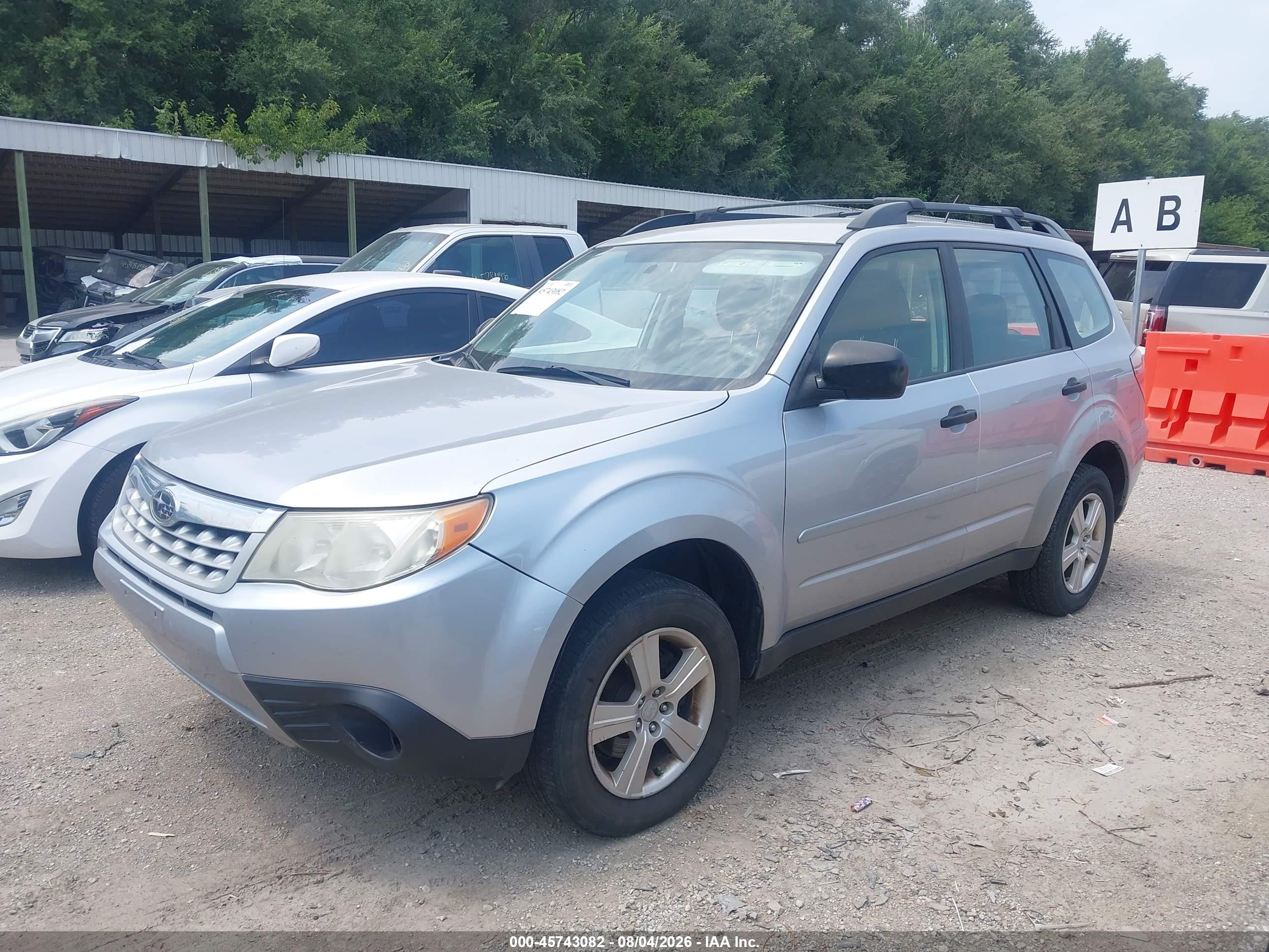 2012 Subaru Forester 2.5x Серебряный vin: JF2SHBBC4CH431856