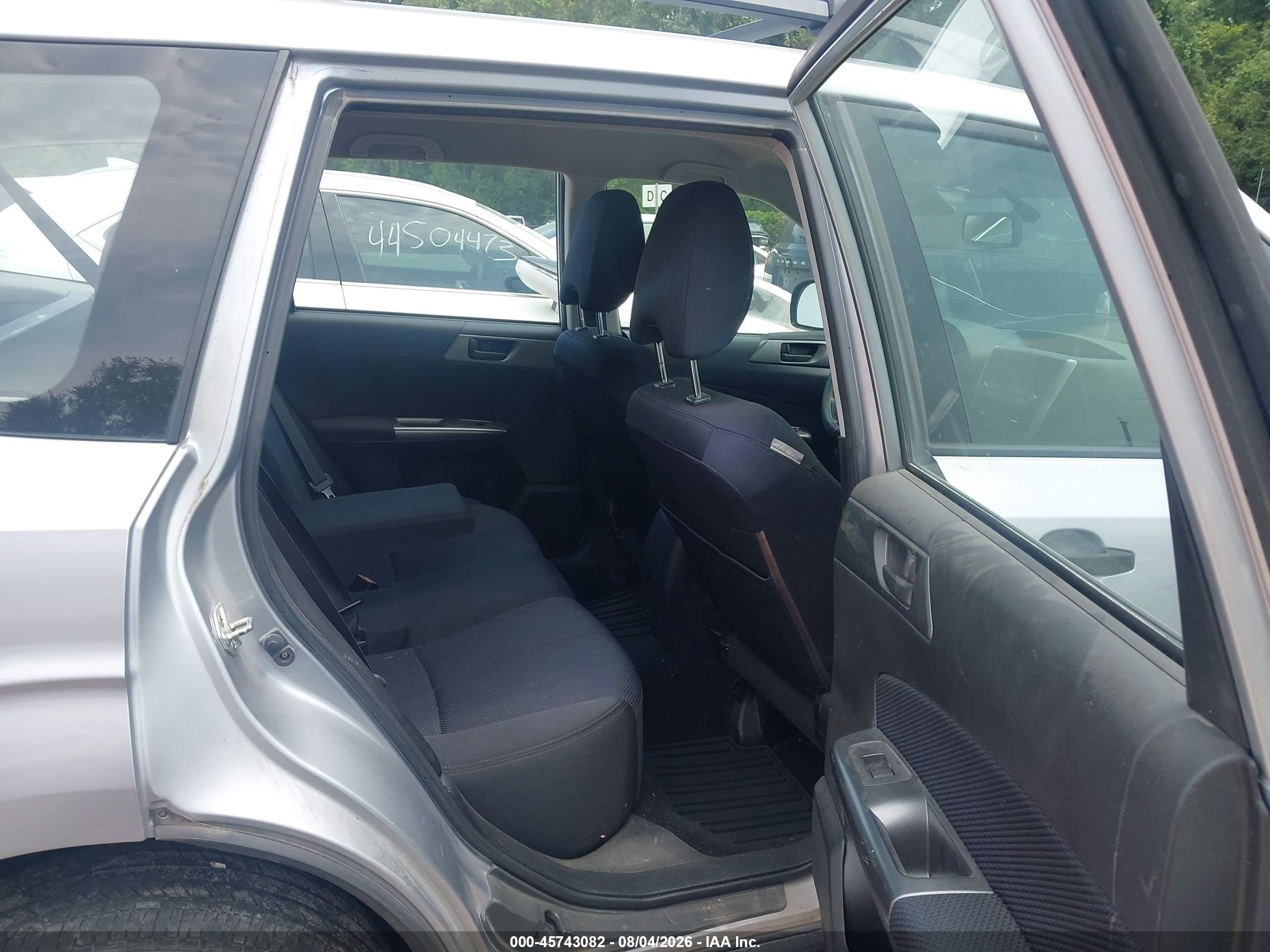 2012 Subaru Forester 2.5x Серебряный vin: JF2SHBBC4CH431856