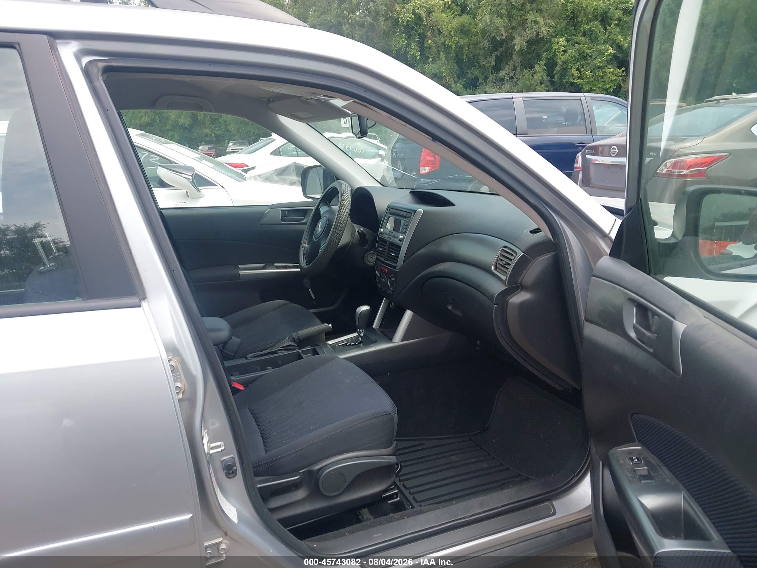 2012 Subaru Forester 2.5x Серебряный vin: JF2SHBBC4CH431856