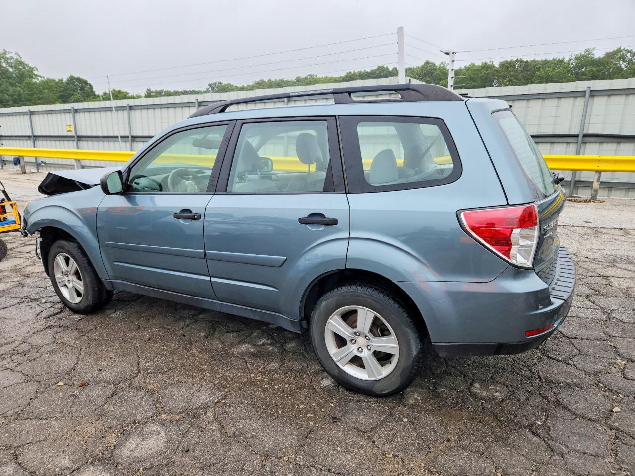 2012 Subaru Forester 2.5x Turquoise vin: JF2SHBBC4CH449421