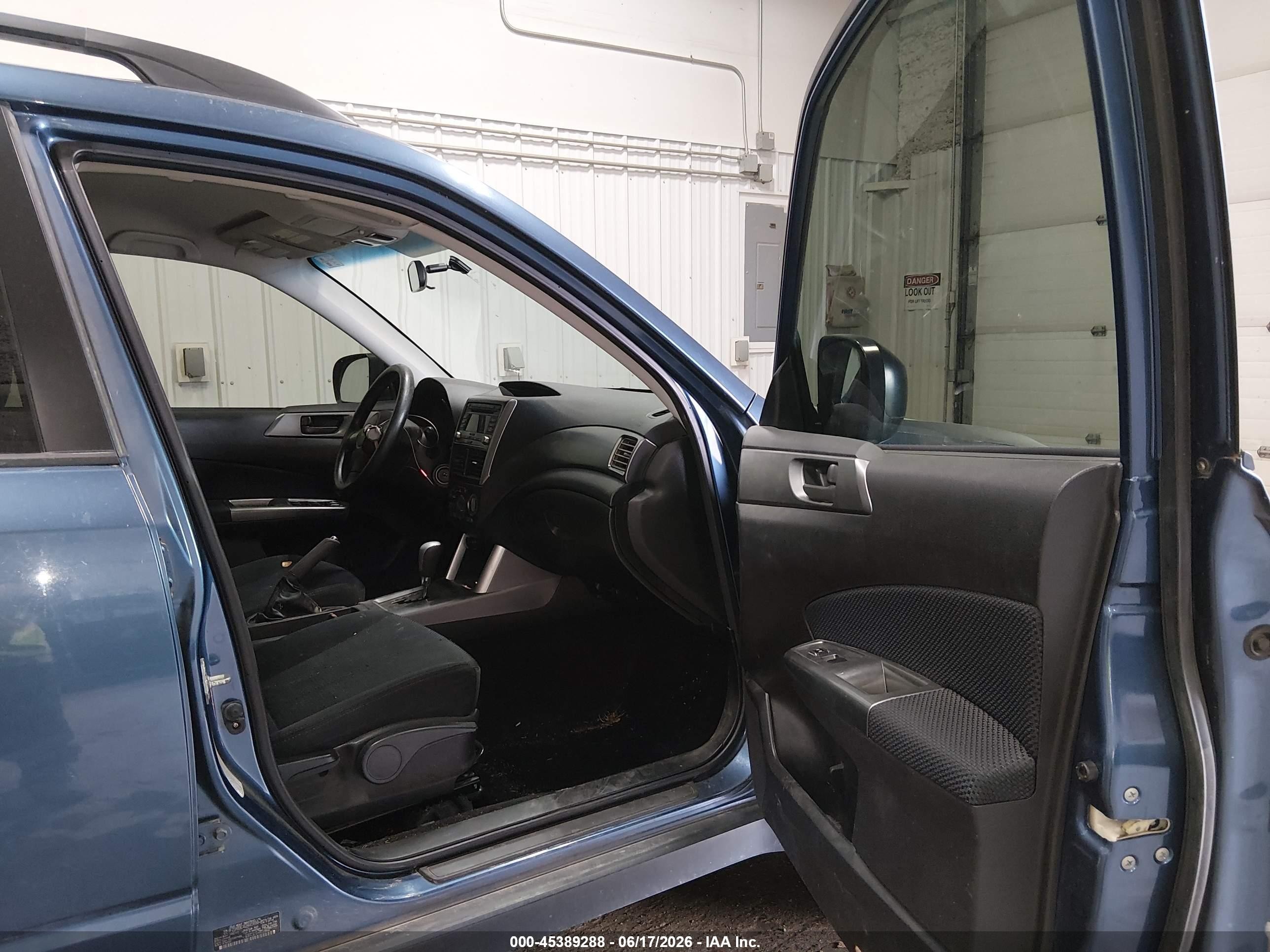 2012 Subaru Forester 2.5x Blue vin: JF2SHBBC4CH449600