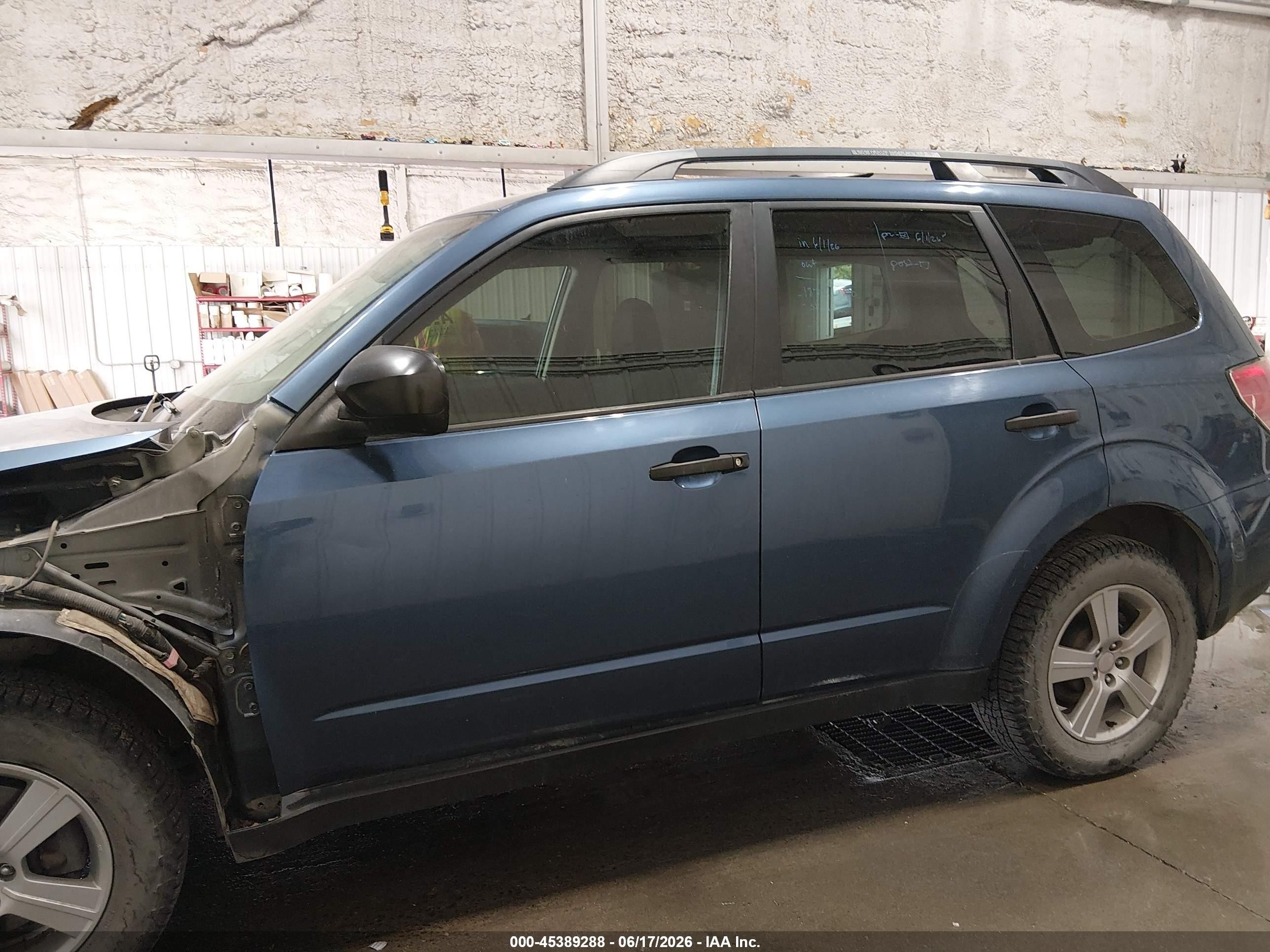 2012 Subaru Forester 2.5x Blue vin: JF2SHBBC4CH449600
