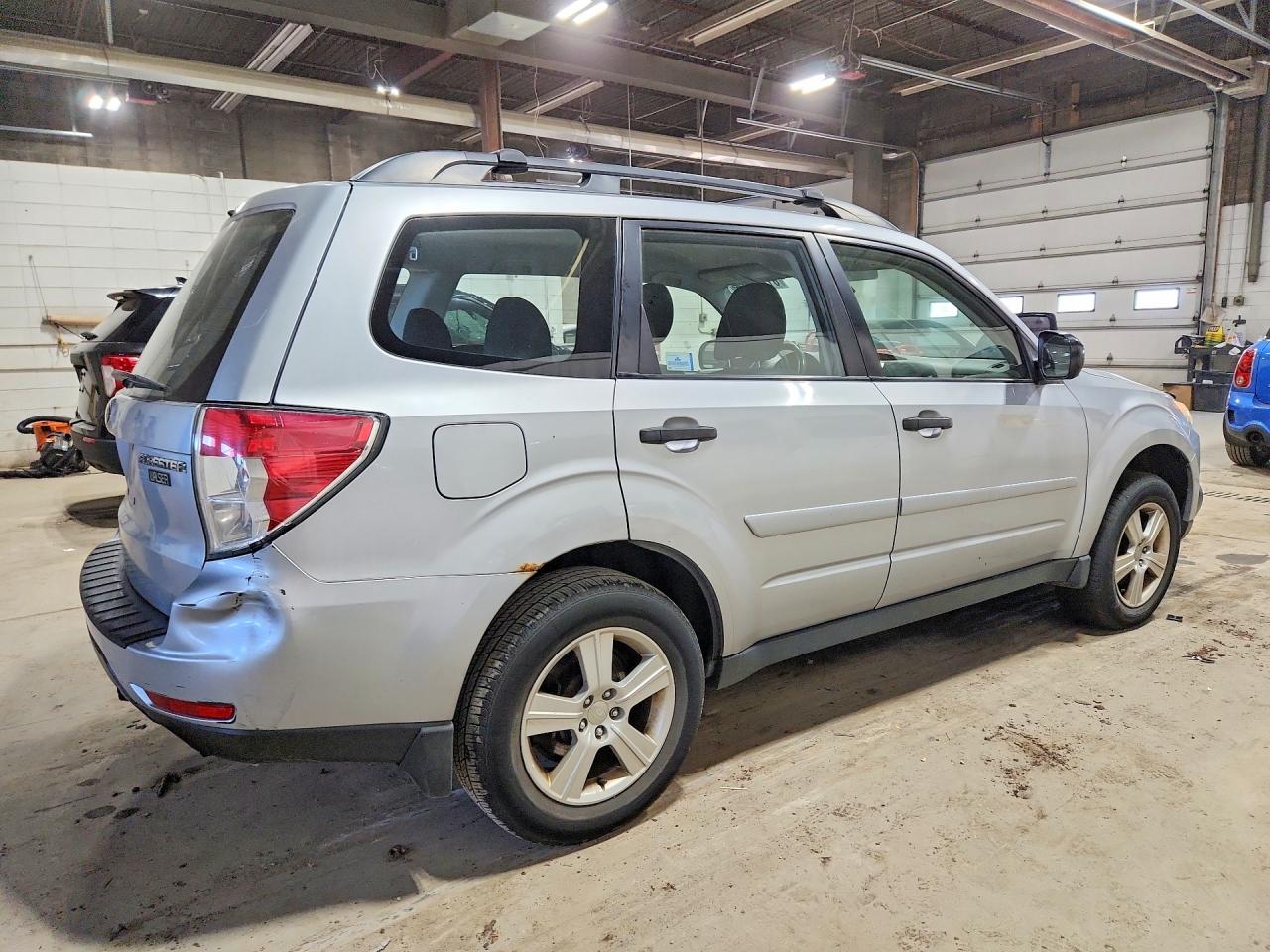 2012 Subaru Forester 2.5x Silver vin: JF2SHBBC5CH412829