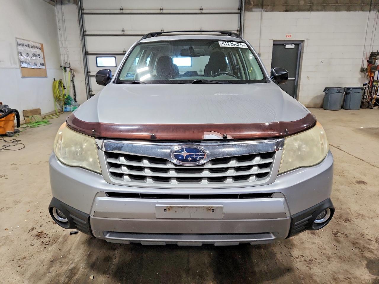 2012 Subaru Forester 2.5x Silver vin: JF2SHBBC5CH412829