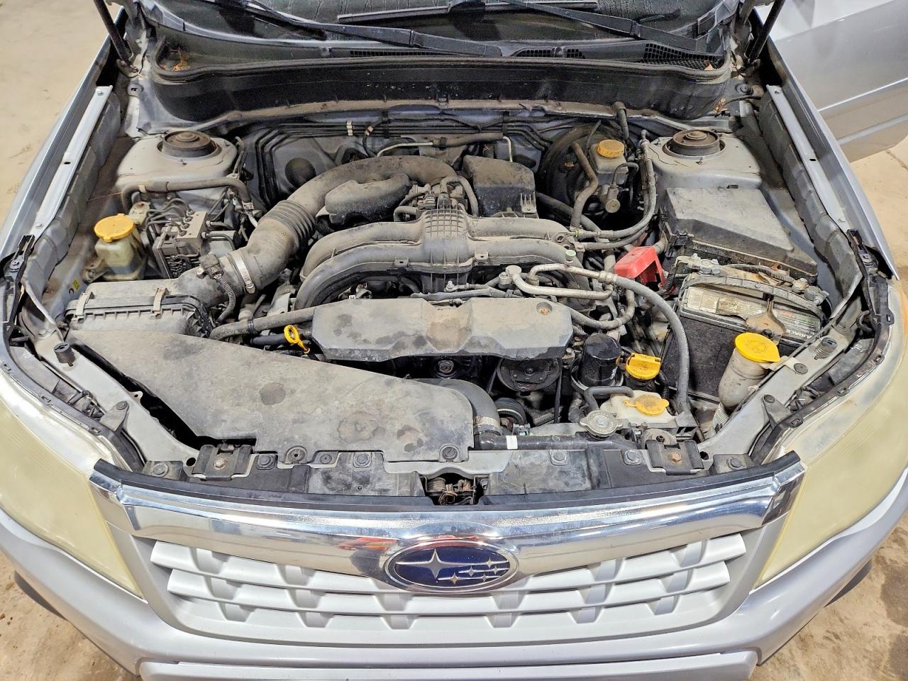 2012 Subaru Forester 2.5x Silver vin: JF2SHBBC5CH412829