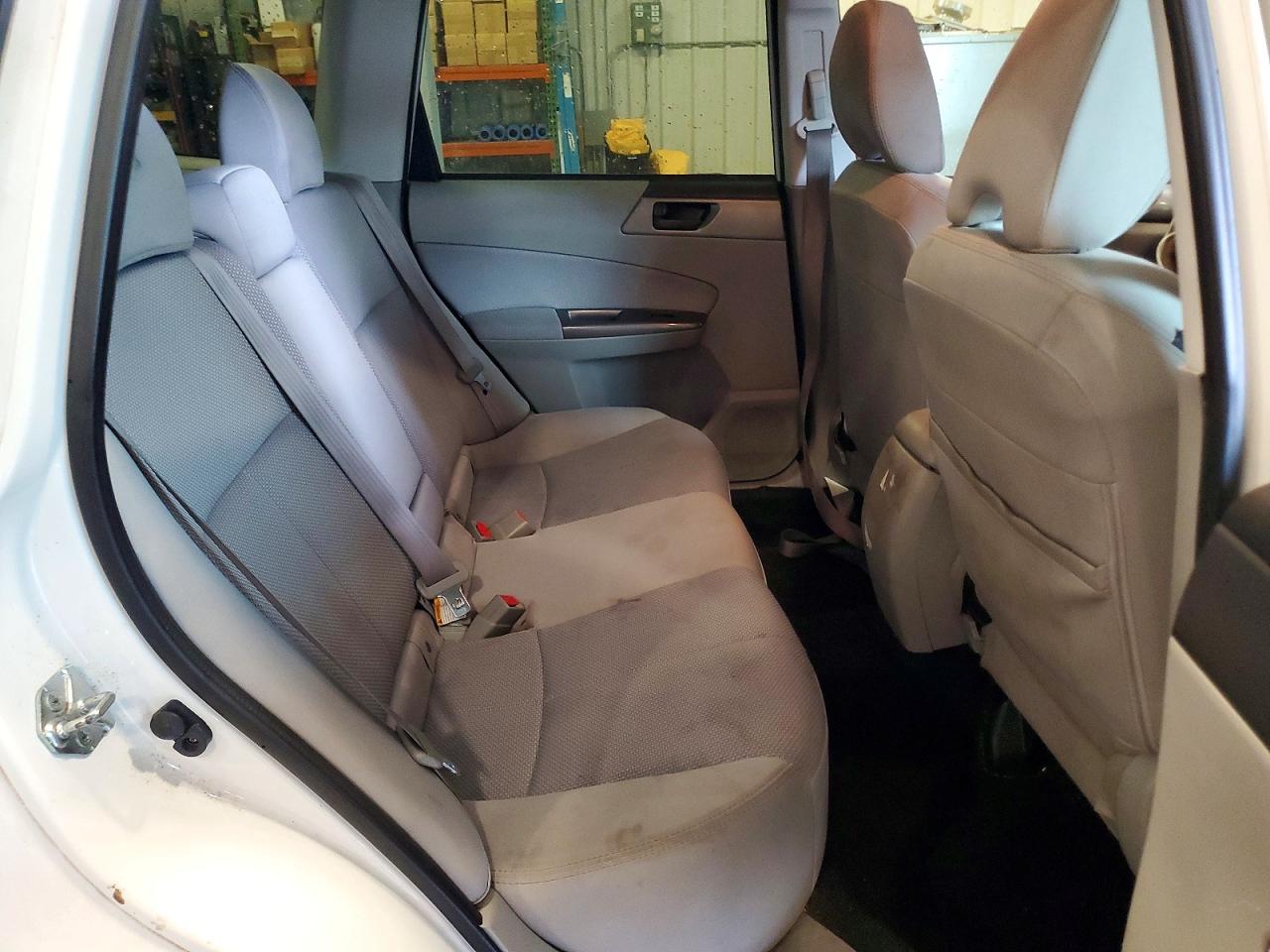 2012 Subaru Forester 2.5x White vin: JF2SHBBC5CH414354