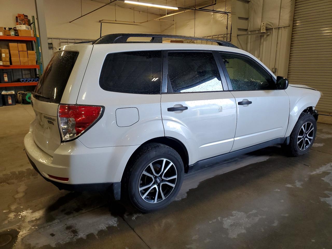 2012 Subaru Forester 2.5x White vin: JF2SHBBC5CH414354