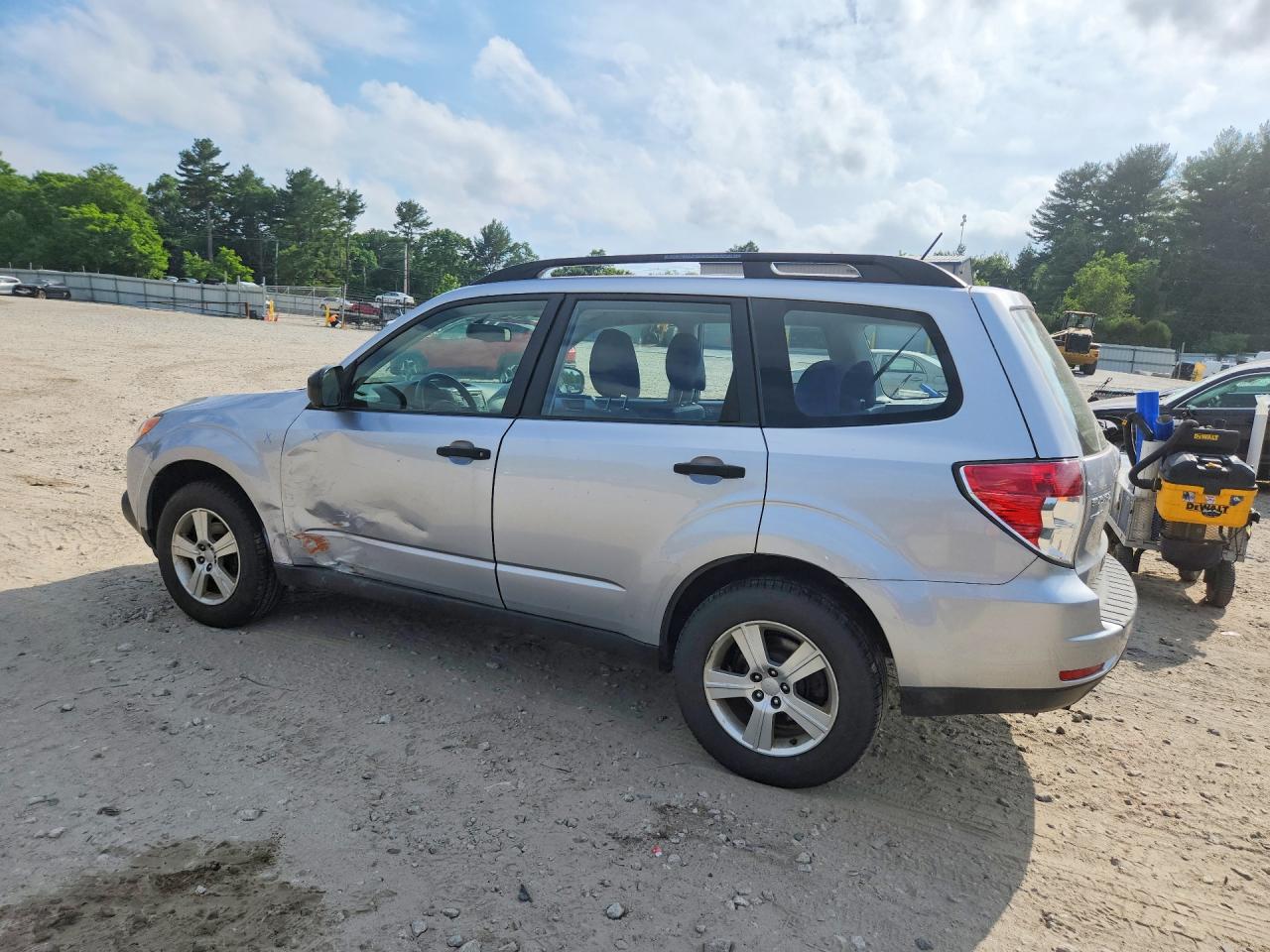 2012 Subaru Forester 2.5x Silver vin: JF2SHBBC5CH437956