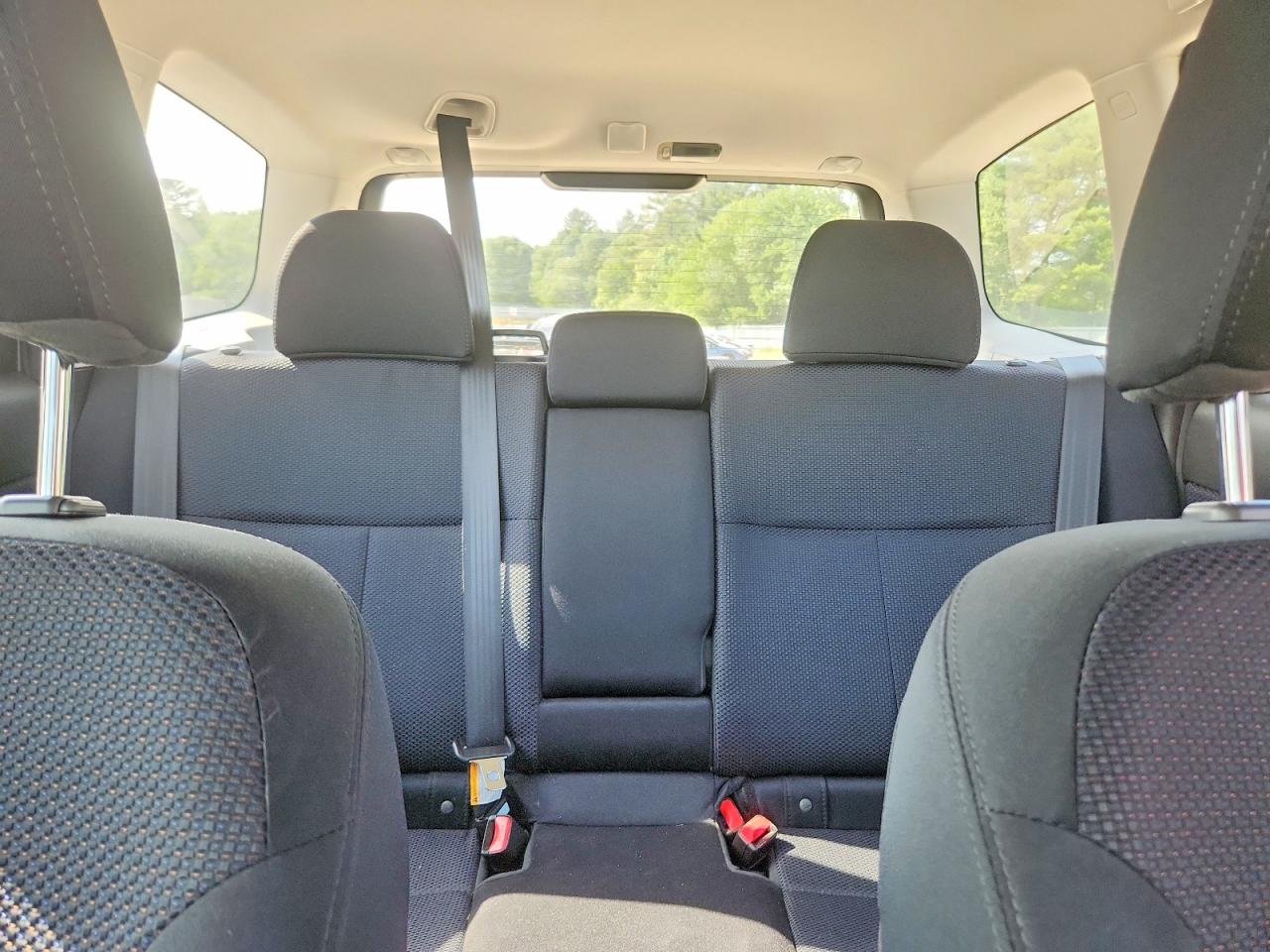 2012 Subaru Forester 2.5x Silver vin: JF2SHBBC5CH437956