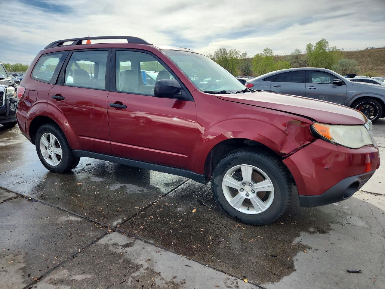2011 Subaru Forester 2.5x Burgundy vin: JF2SHBBC6BG758764