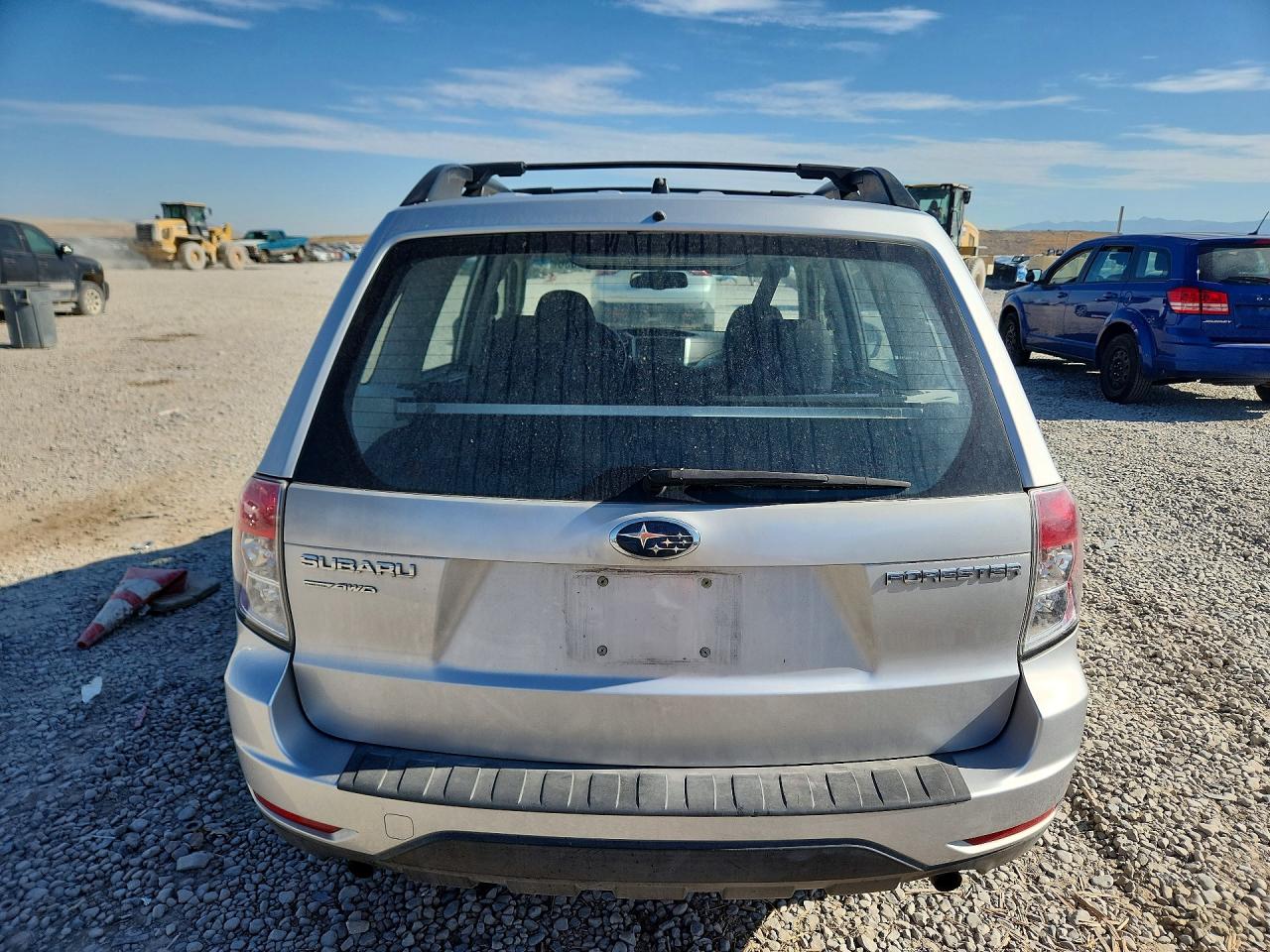 2011 Subaru Forester 2.5x Silver vin: JF2SHBBC6BH774120