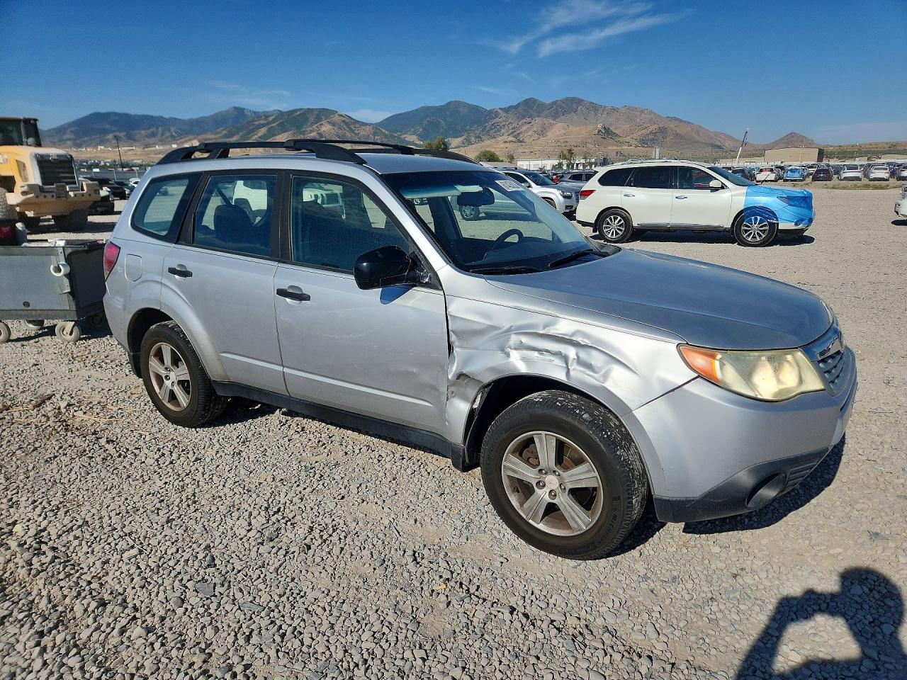 2011 Subaru Forester 2.5x Silver vin: JF2SHBBC6BH774120
