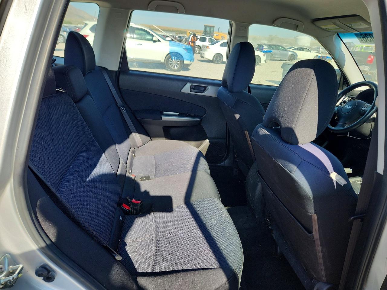 2011 Subaru Forester 2.5x Silver vin: JF2SHBBC6BH774120