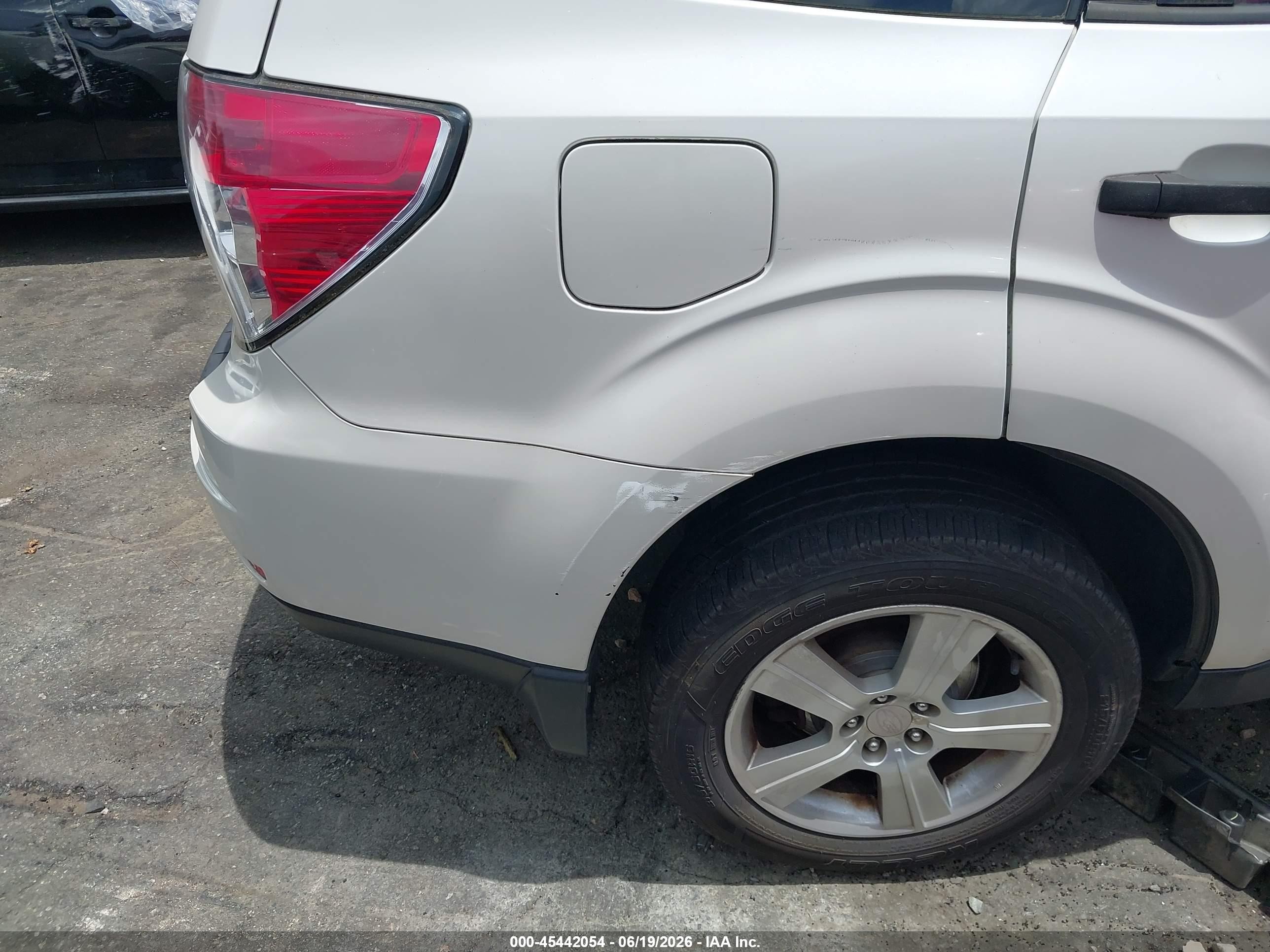 2012 Subaru Forester 2.5x White vin: JF2SHBBC6CH431888