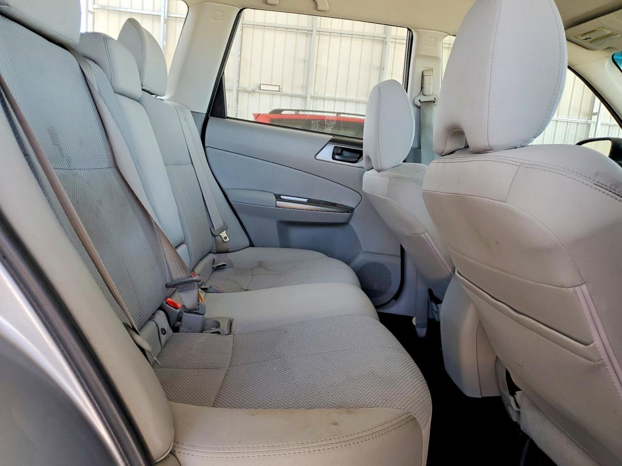 2011 Subaru Forester 2.5x Серебряный vin: JF2SHBBC7BH746276