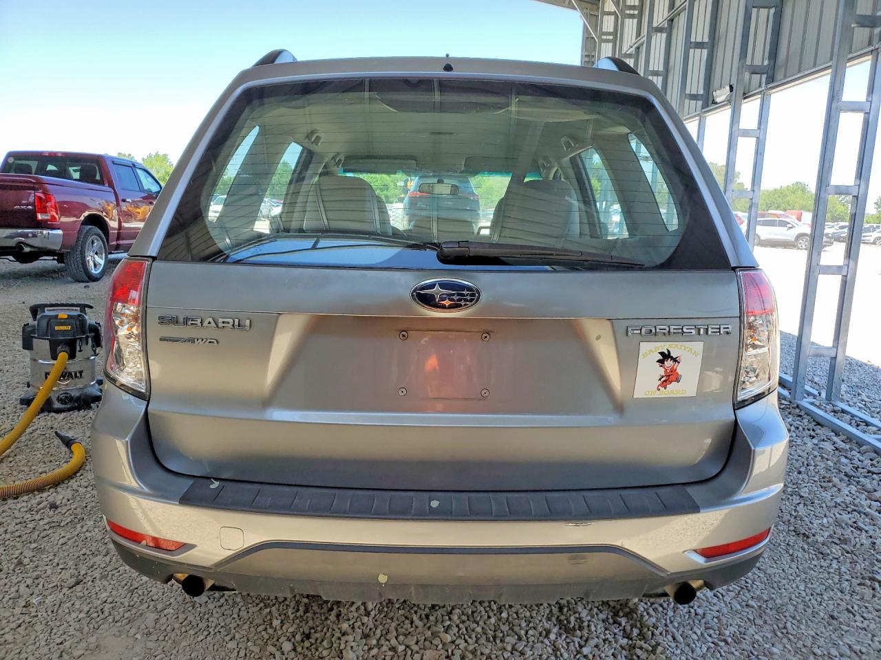 2011 Subaru Forester 2.5x Серебряный vin: JF2SHBBC7BH746276