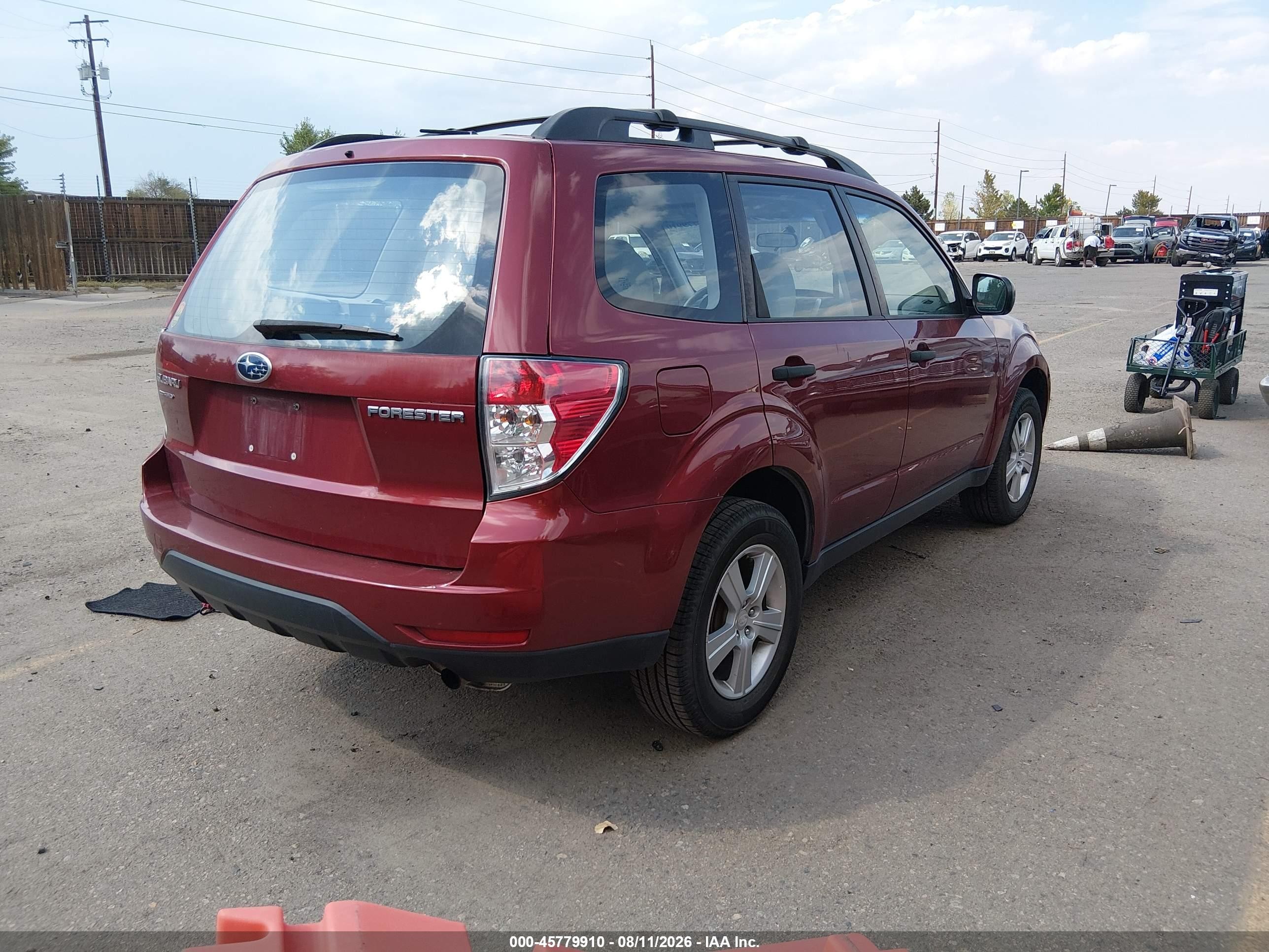 2011 Subaru Forester 2.5x Red vin: JF2SHBBC7BH752370