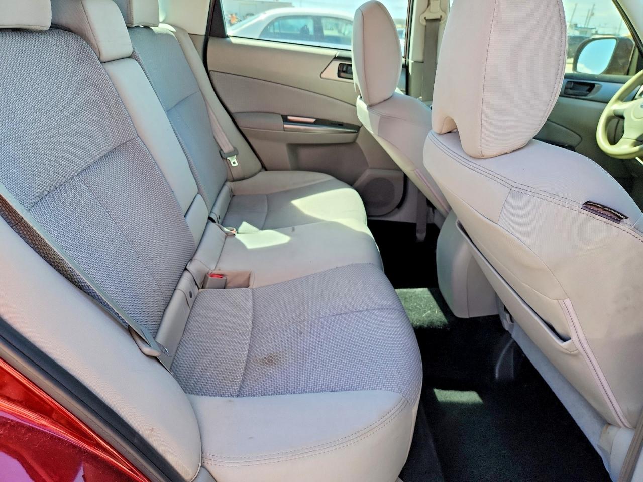 2012 Subaru Forester 2.5x Red vin: JF2SHBBC8CH408645