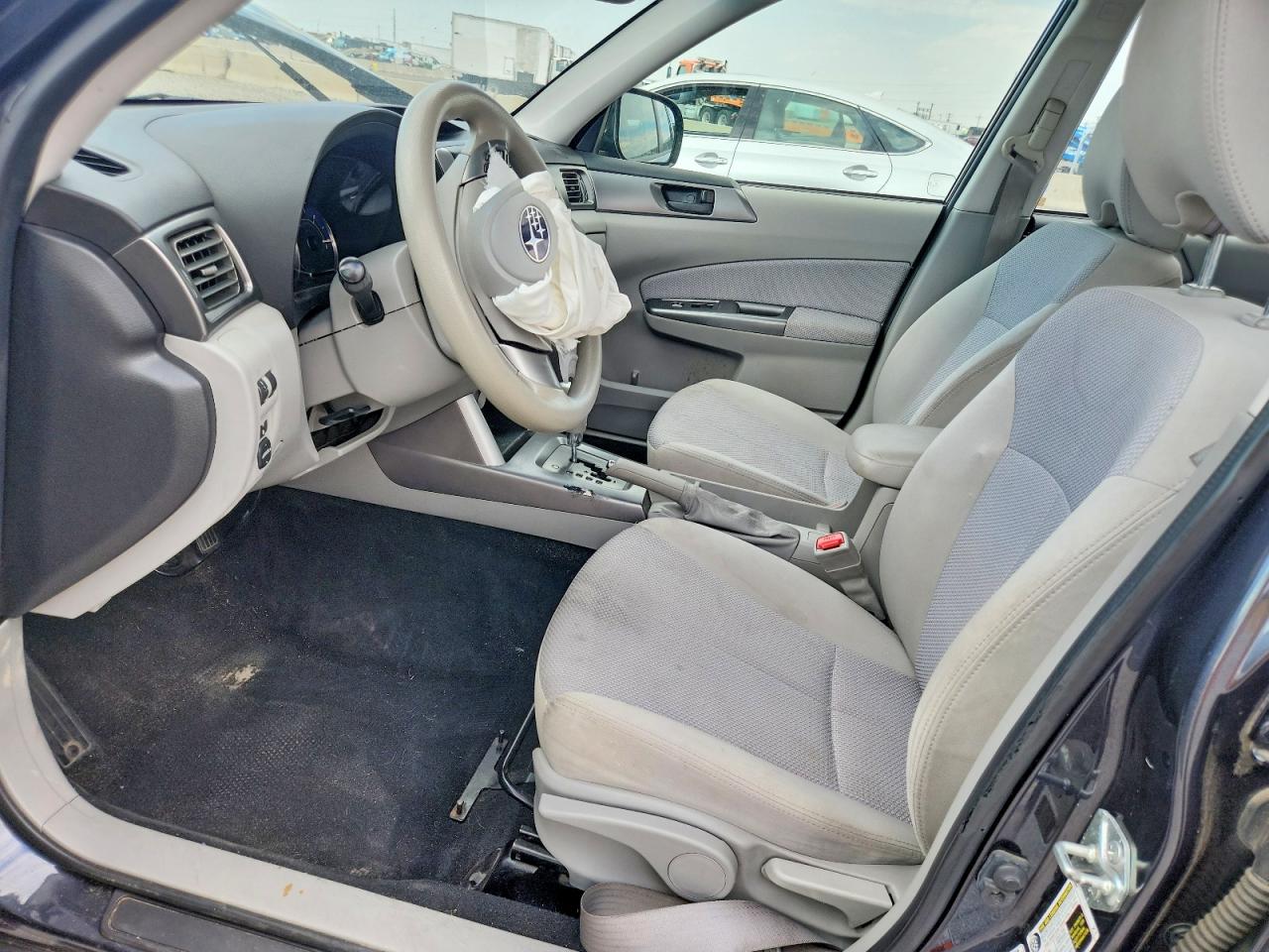 2012 Subaru Forester 2.5x Gray vin: JF2SHBBC8CH431441