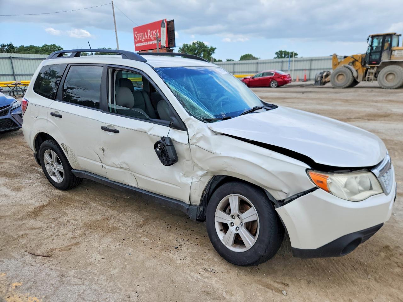 2011 Subaru Forester 2.5x White vin: JF2SHBBCXBH765226