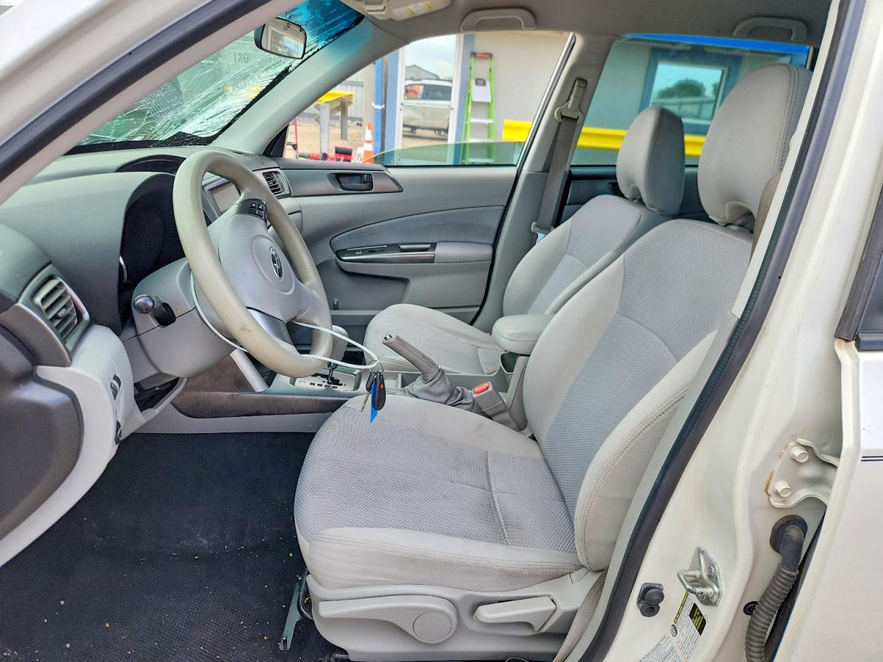2011 Subaru Forester 2.5x White vin: JF2SHBBCXBH765226